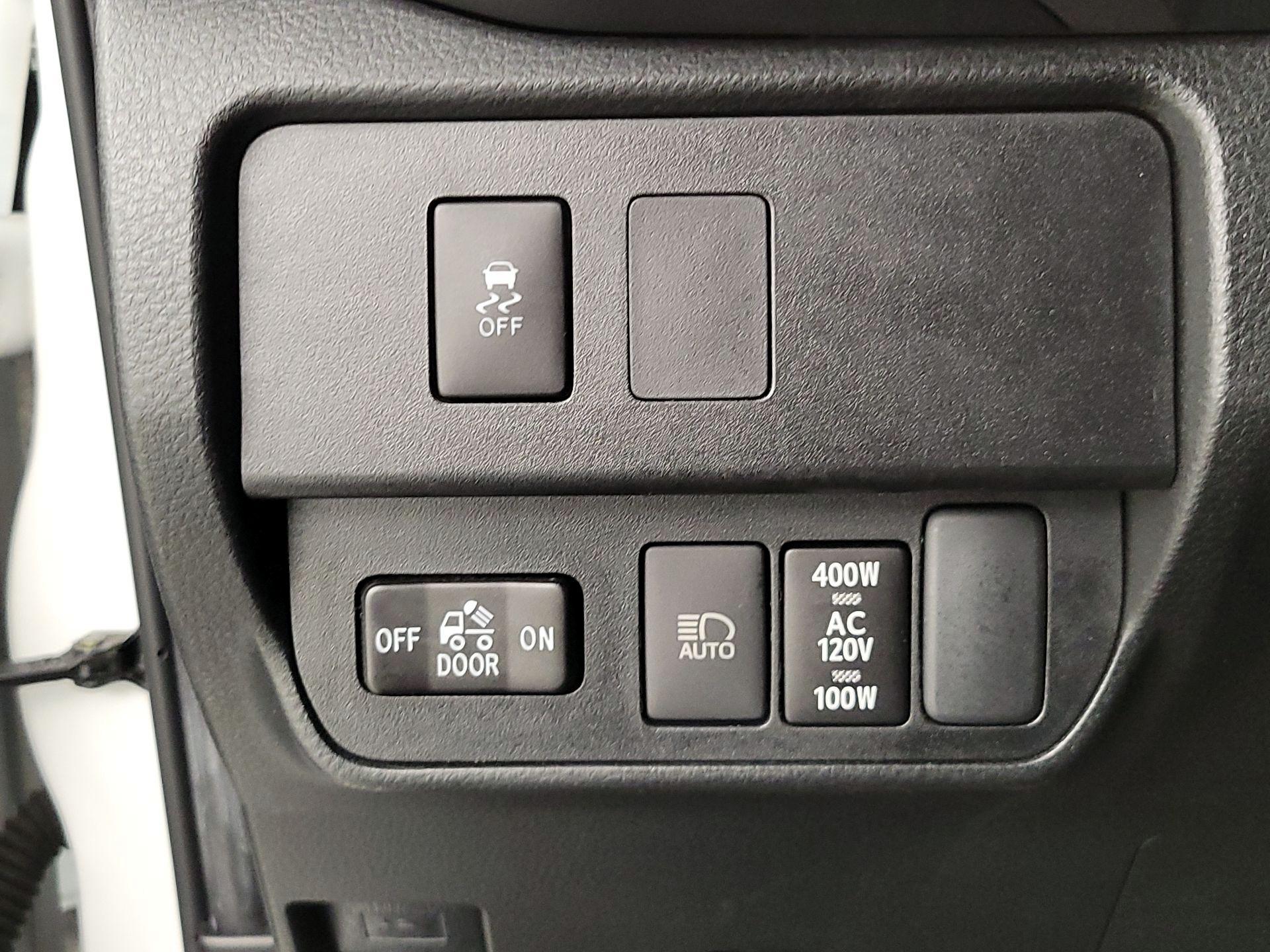 Thumbnail: 2023 Toyota Tacoma - 13