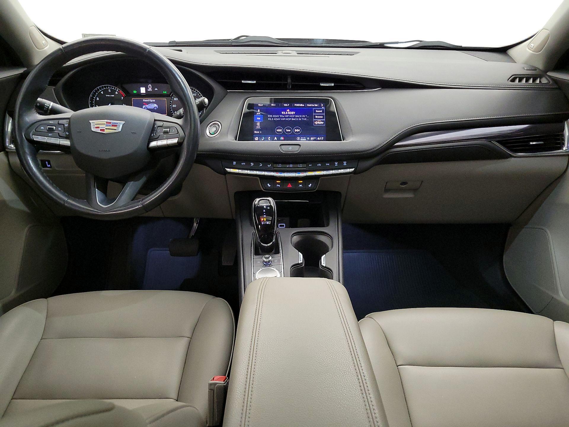 Thumbnail: 2022 Cadillac XT4 - 9