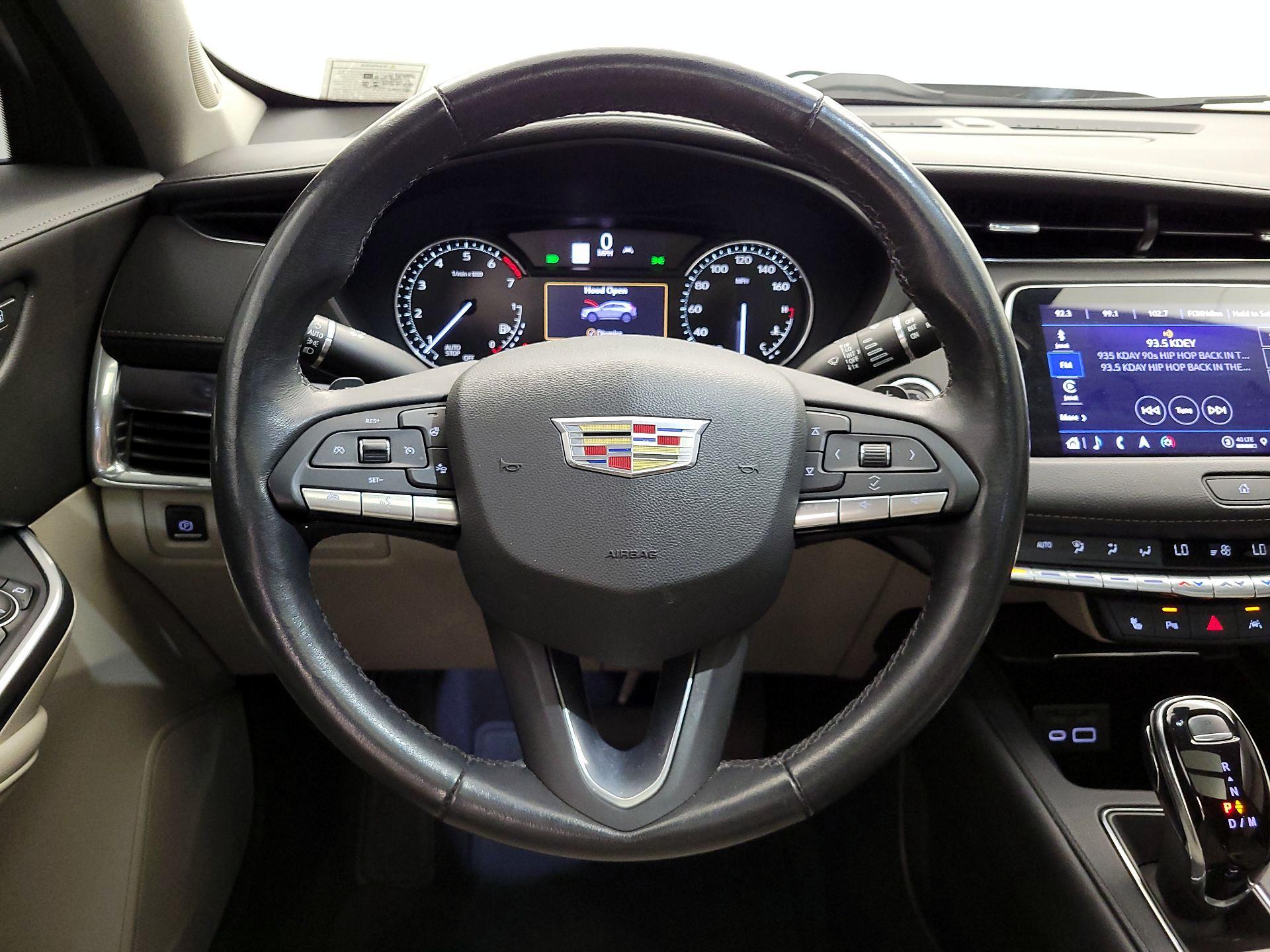 Thumbnail: 2022 Cadillac XT4 - 10