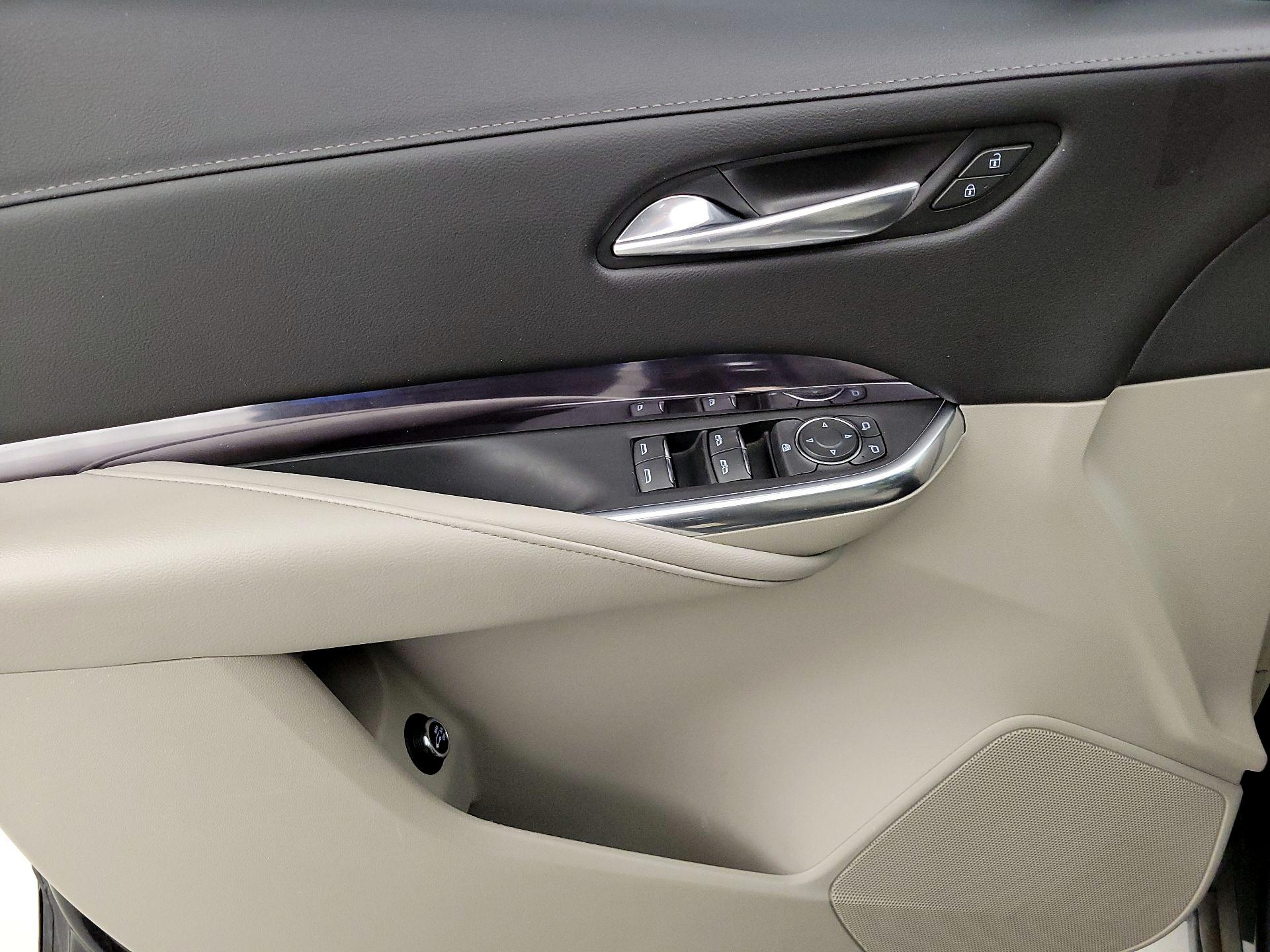 Thumbnail: 2022 Cadillac XT4 - 12