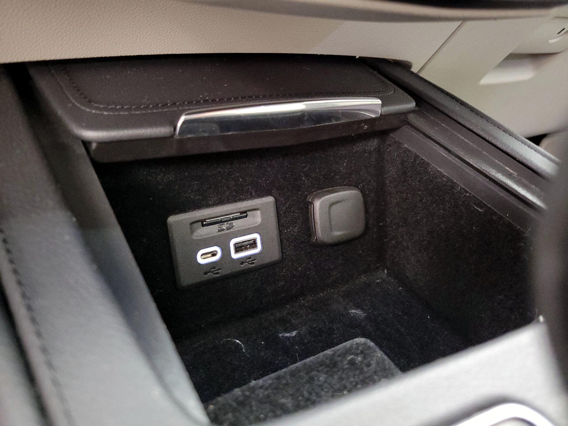 Thumbnail: 2022 Cadillac XT4 - 18