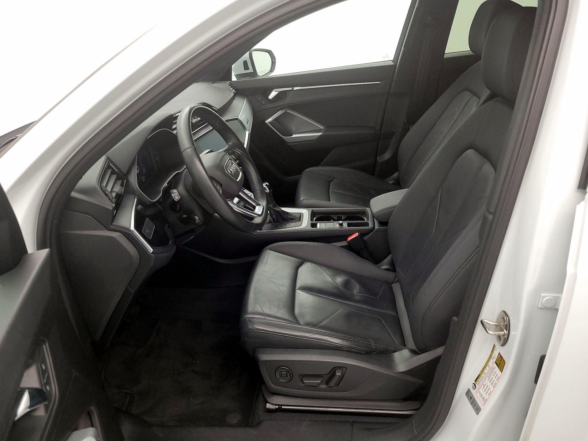 Thumbnail: 2020 Audi Q3 - 11