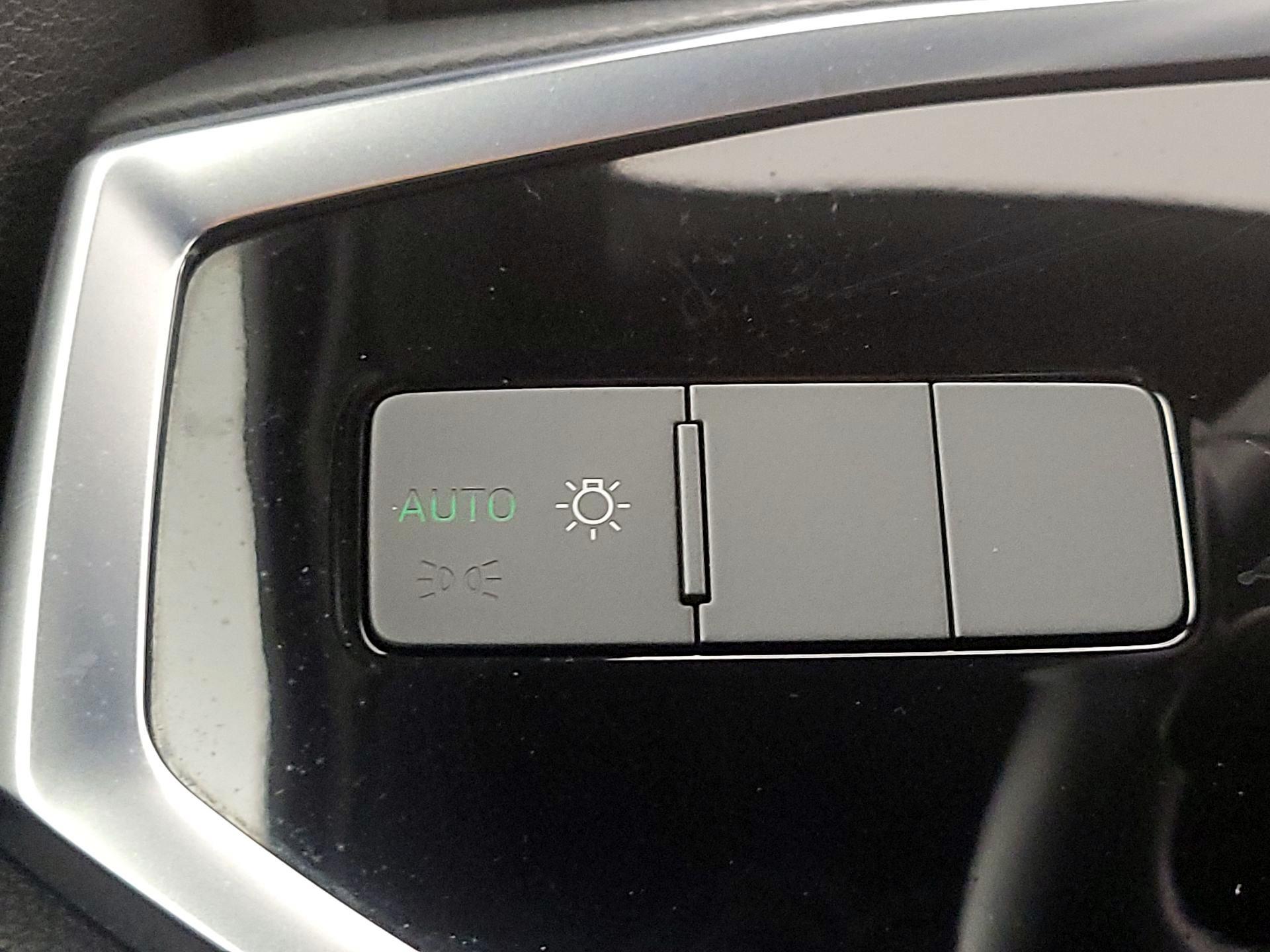 Thumbnail: 2020 Audi Q3 - 13