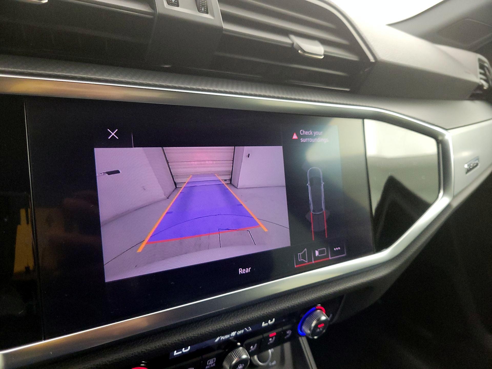 Thumbnail: 2020 Audi Q3 - 14