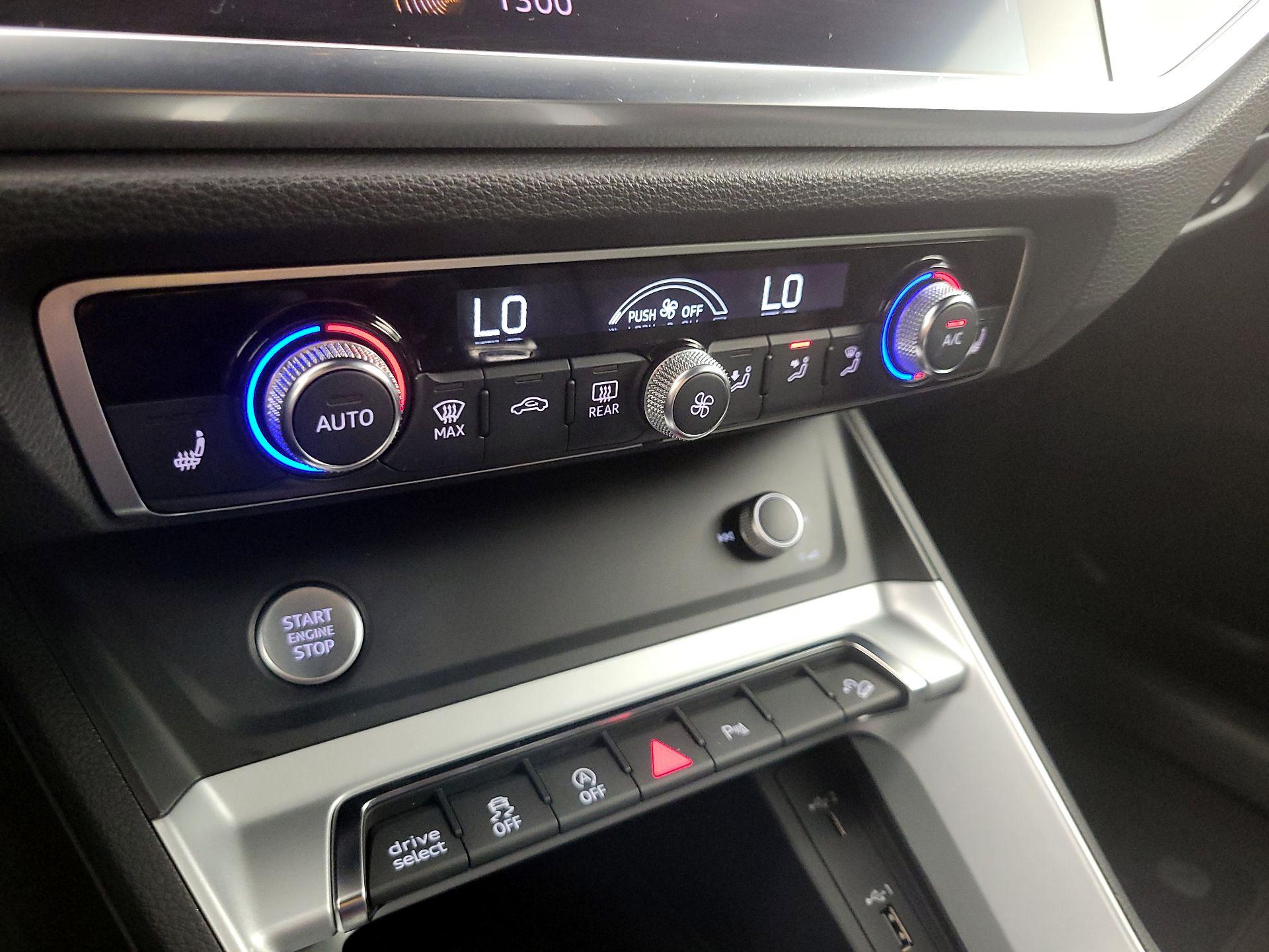 Thumbnail: 2020 Audi Q3 - 16