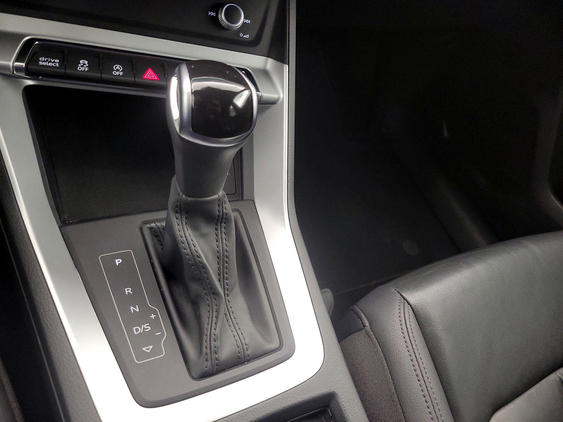 Thumbnail: 2020 Audi Q3 - 17