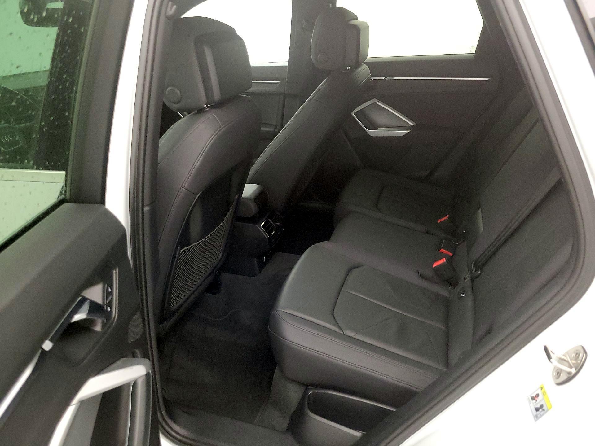 Thumbnail: 2020 Audi Q3 - 18