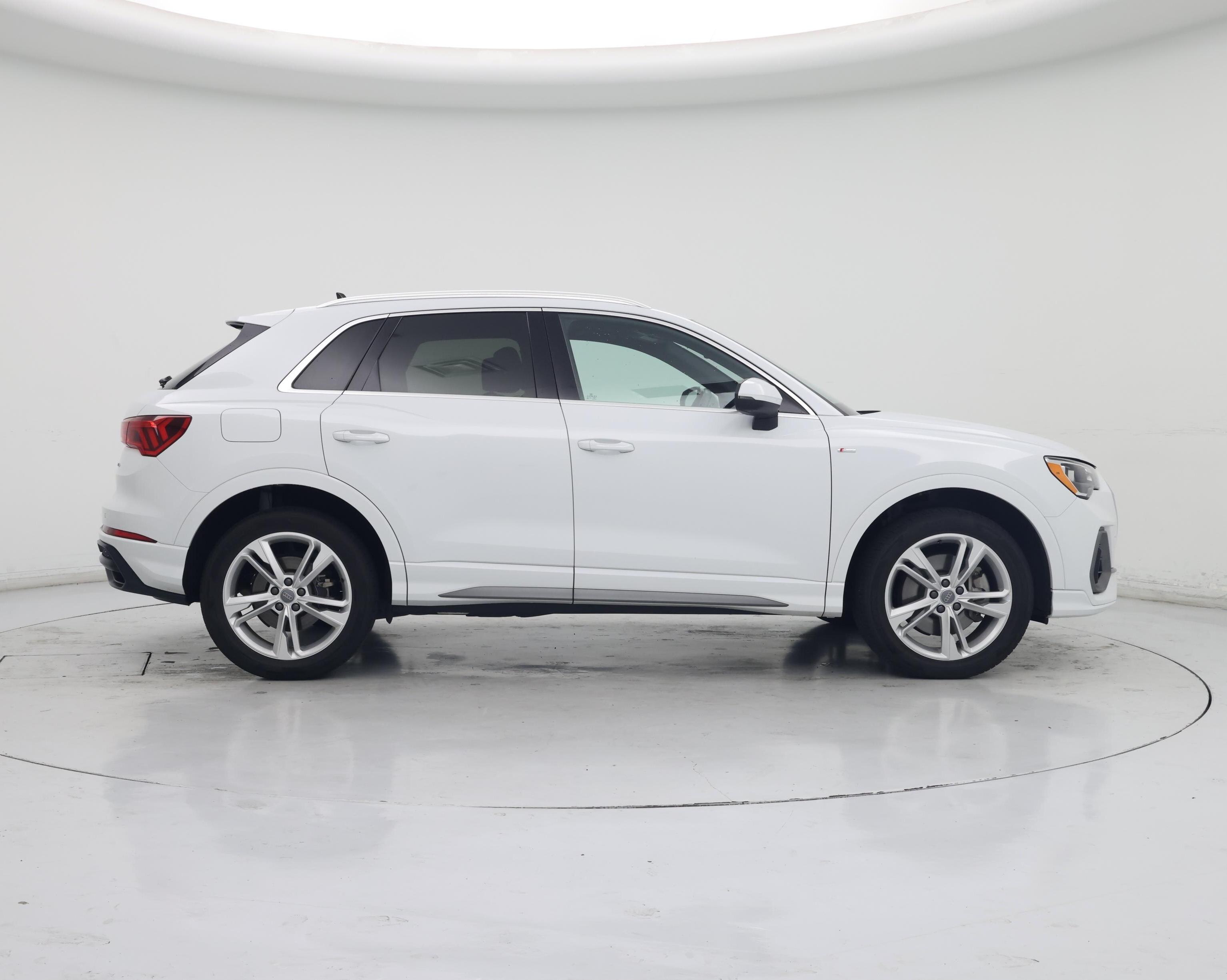 Thumbnail: 2020 Audi Q3 - 7