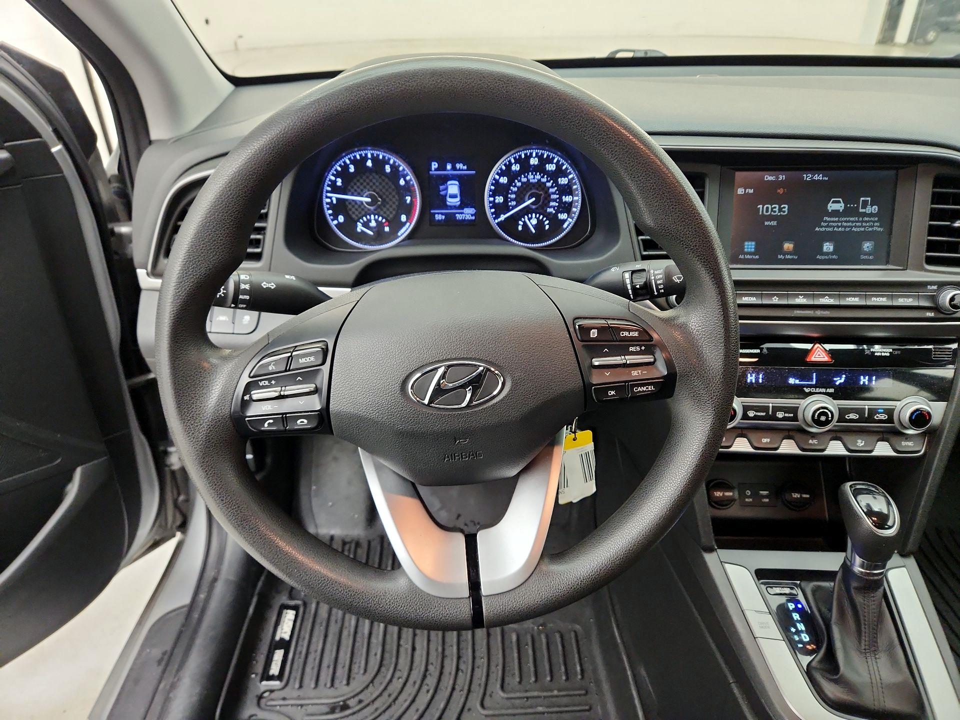 Thumbnail: 2020 Hyundai Elantra - 10