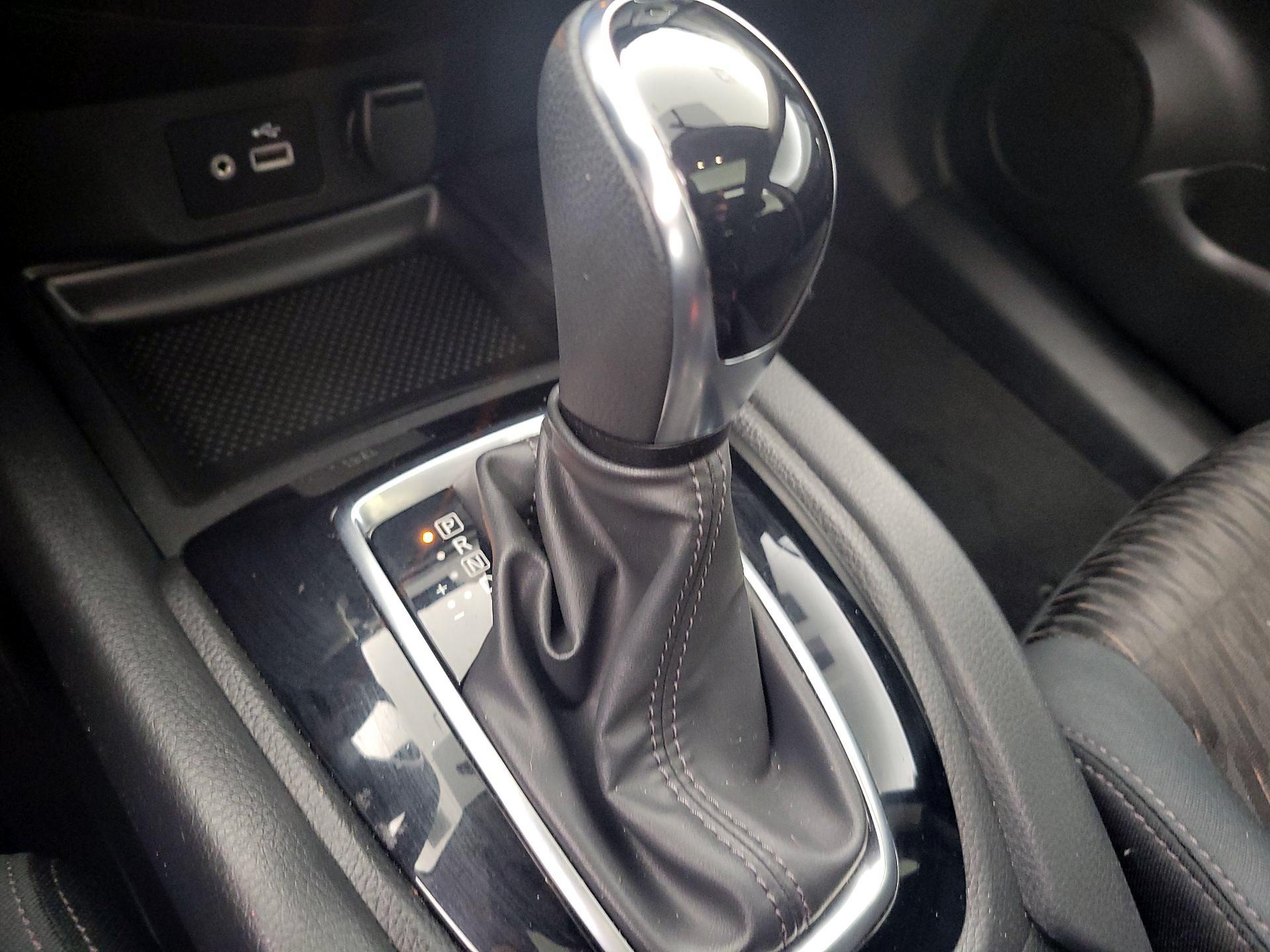 Thumbnail: 2018 Nissan Rogue - 18