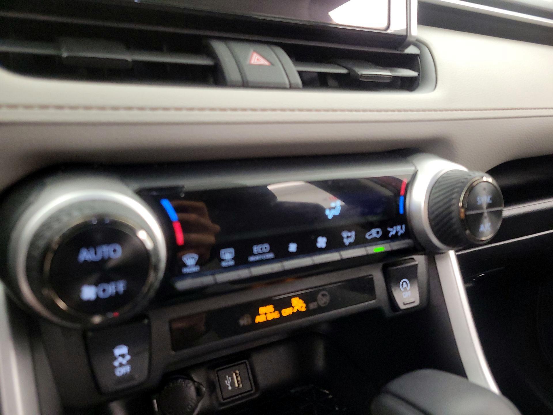 Thumbnail: 2024 Toyota RAV4 - 16