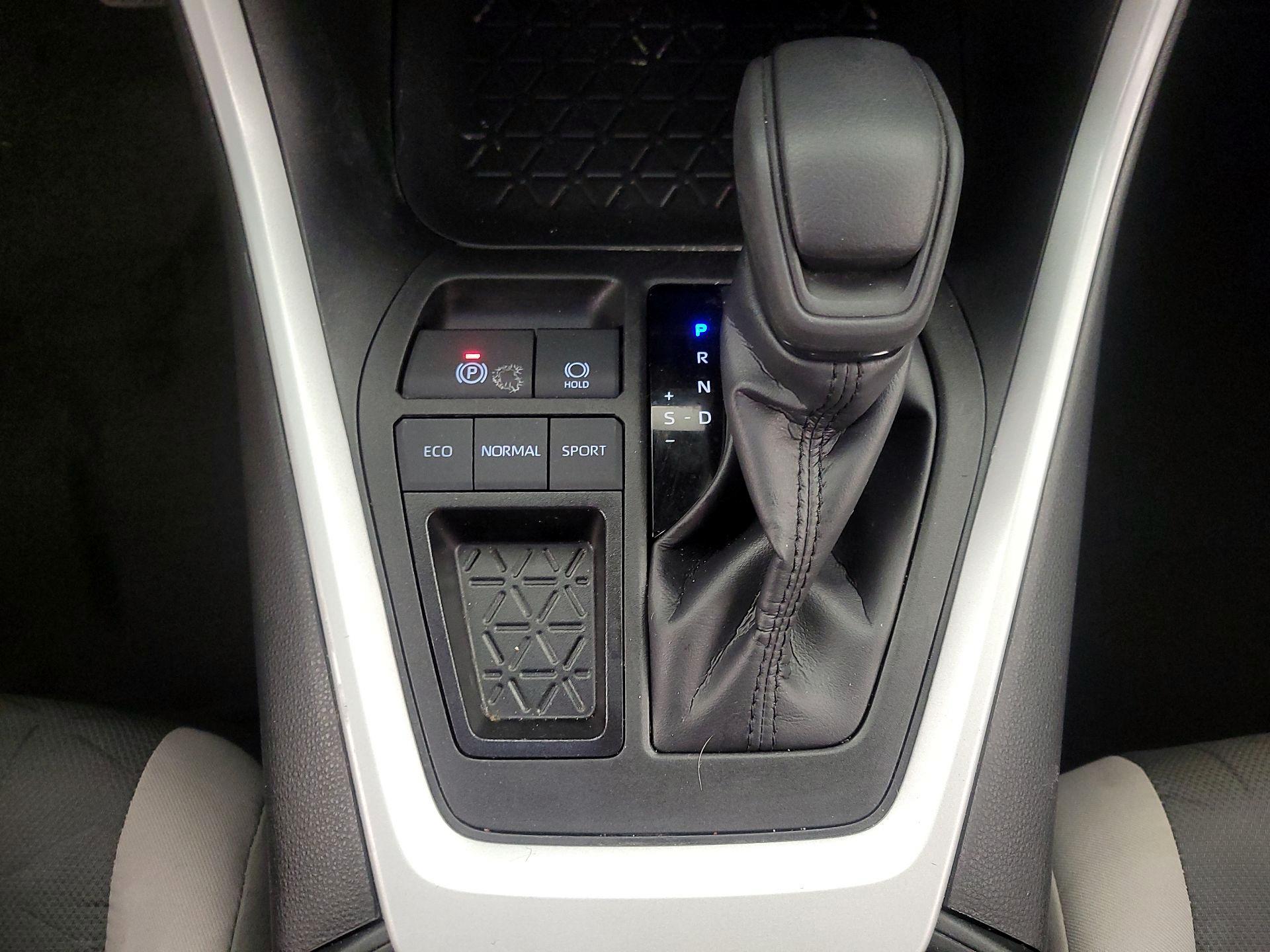 Thumbnail: 2024 Toyota RAV4 - 17