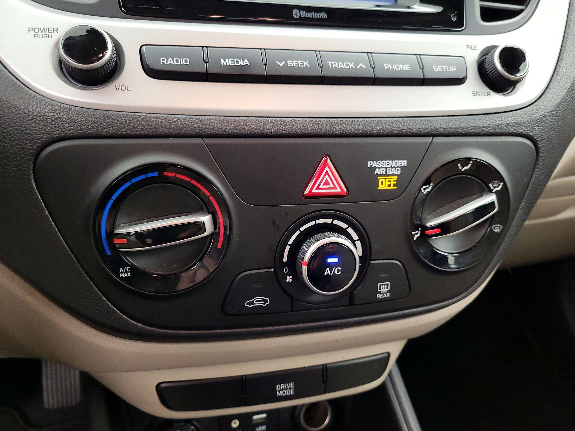 Thumbnail: 2021 Hyundai Accent - 16