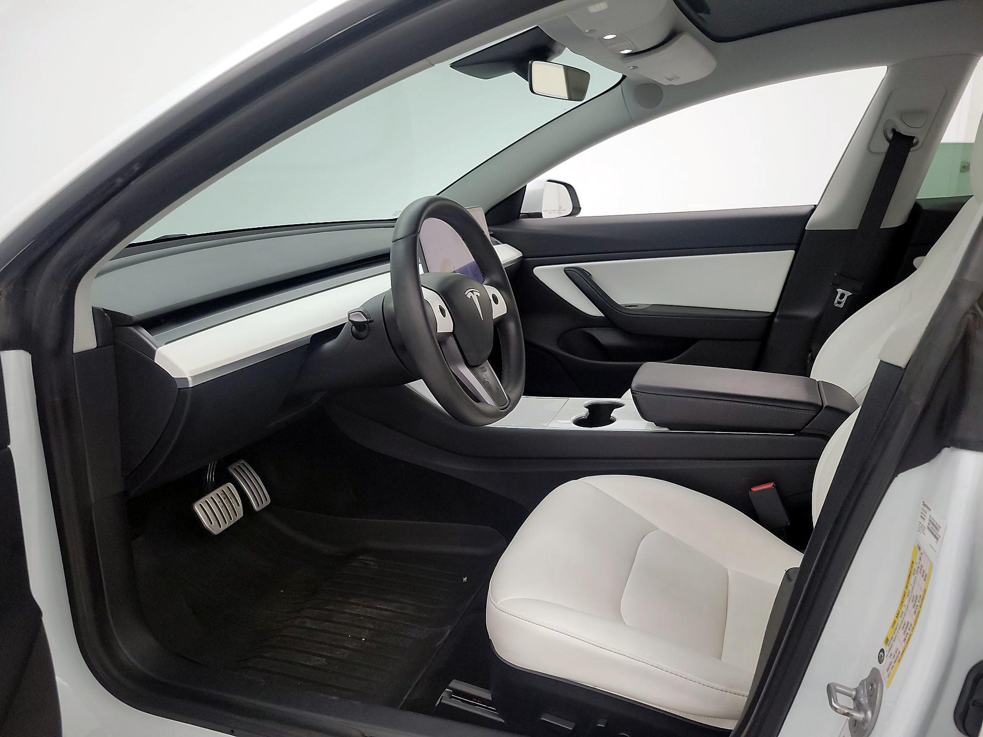 Thumbnail: 2020 Tesla Model 3 - 11