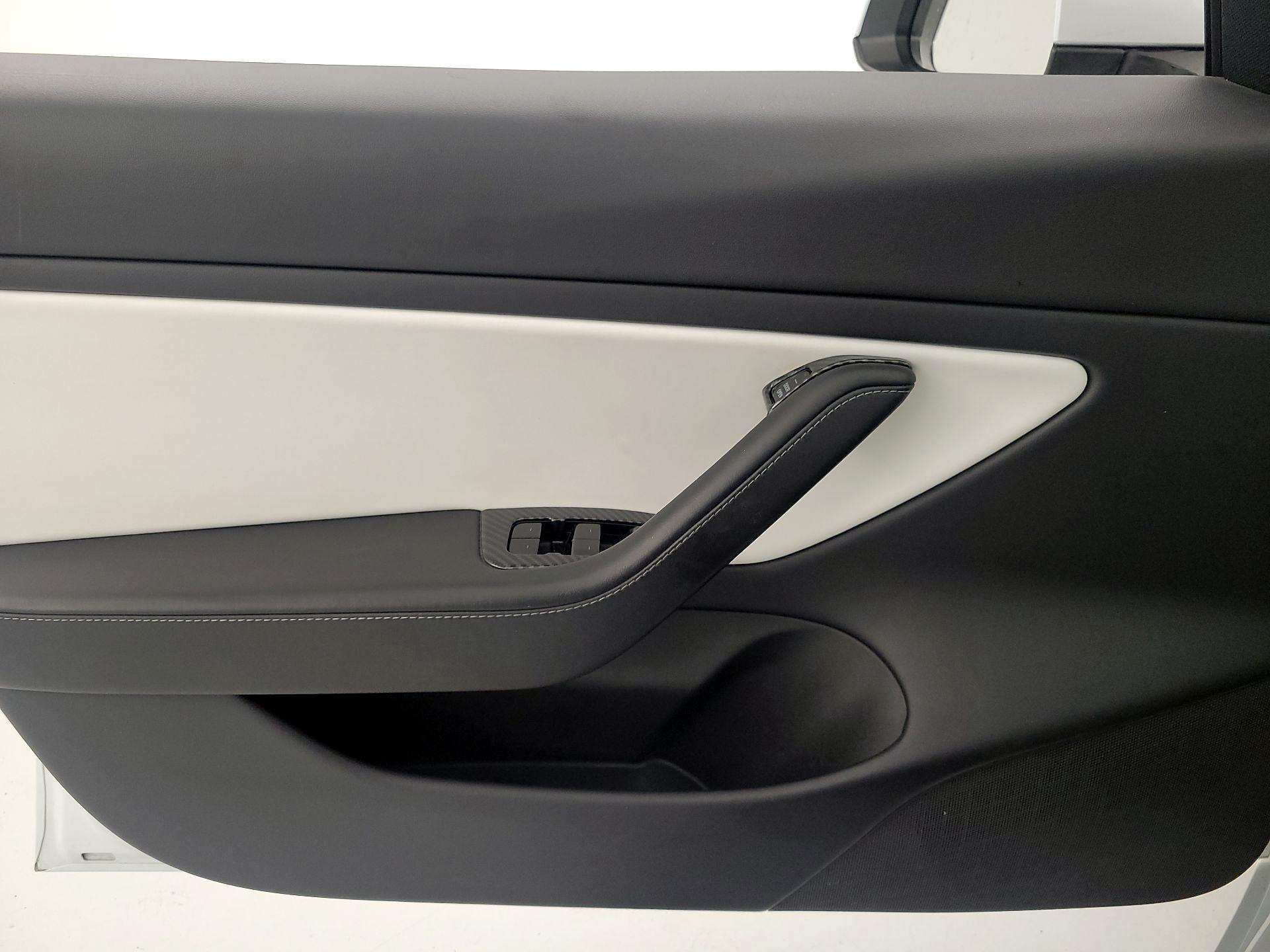 Thumbnail: 2020 Tesla Model 3 - 12