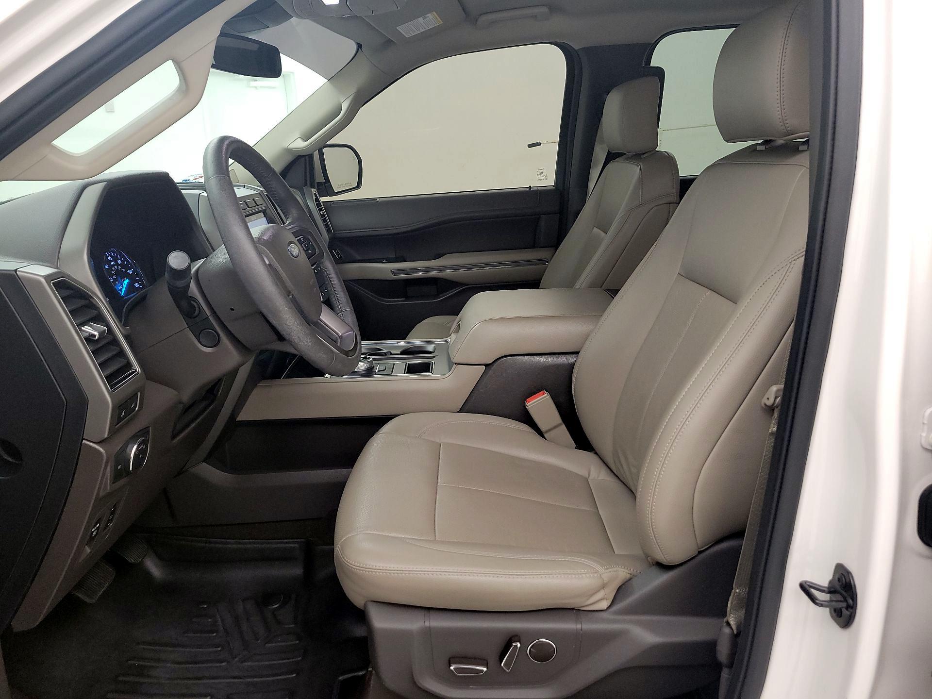 Thumbnail: 2019 Ford Expedition - 11