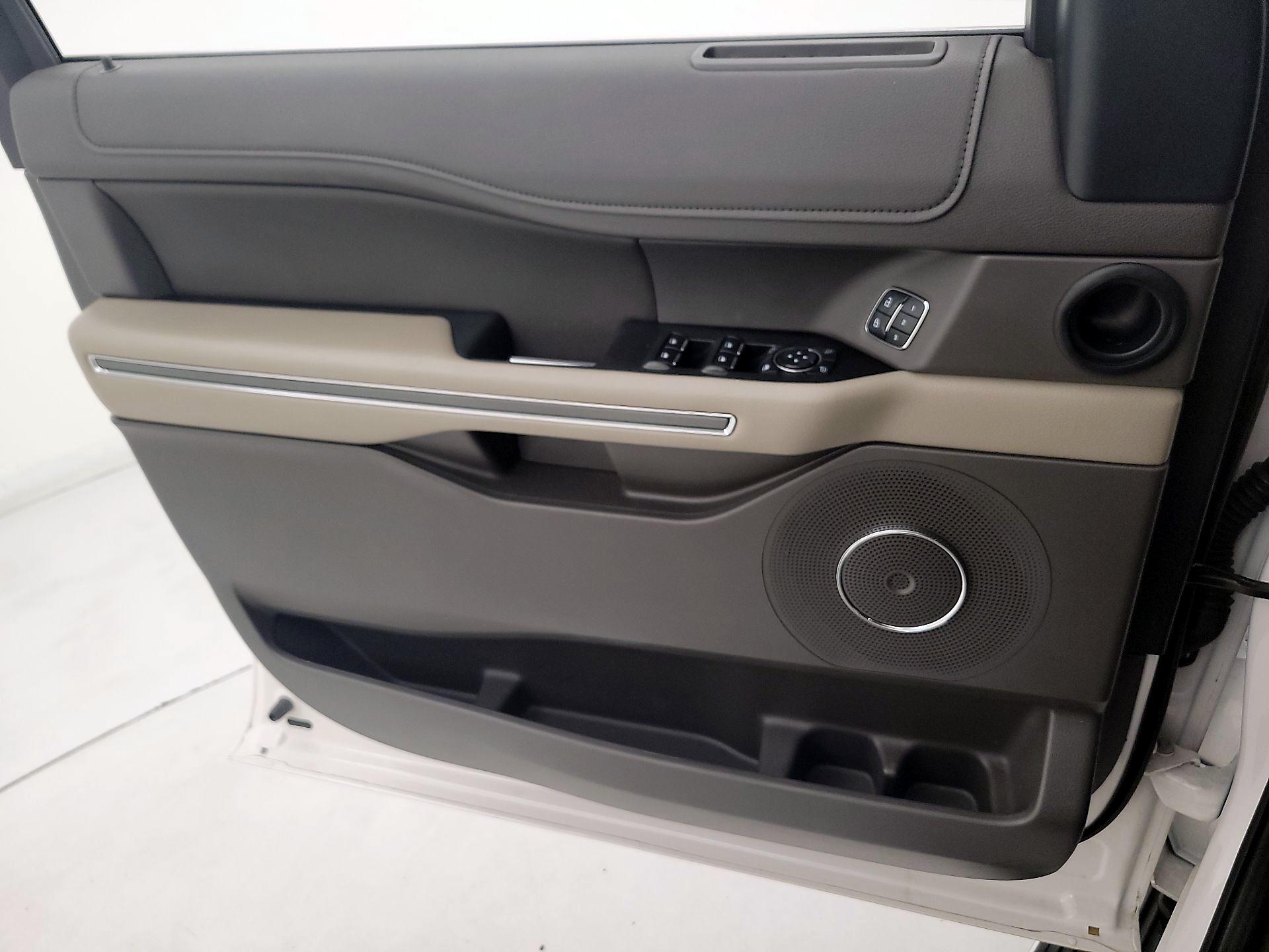 Thumbnail: 2019 Ford Expedition - 12