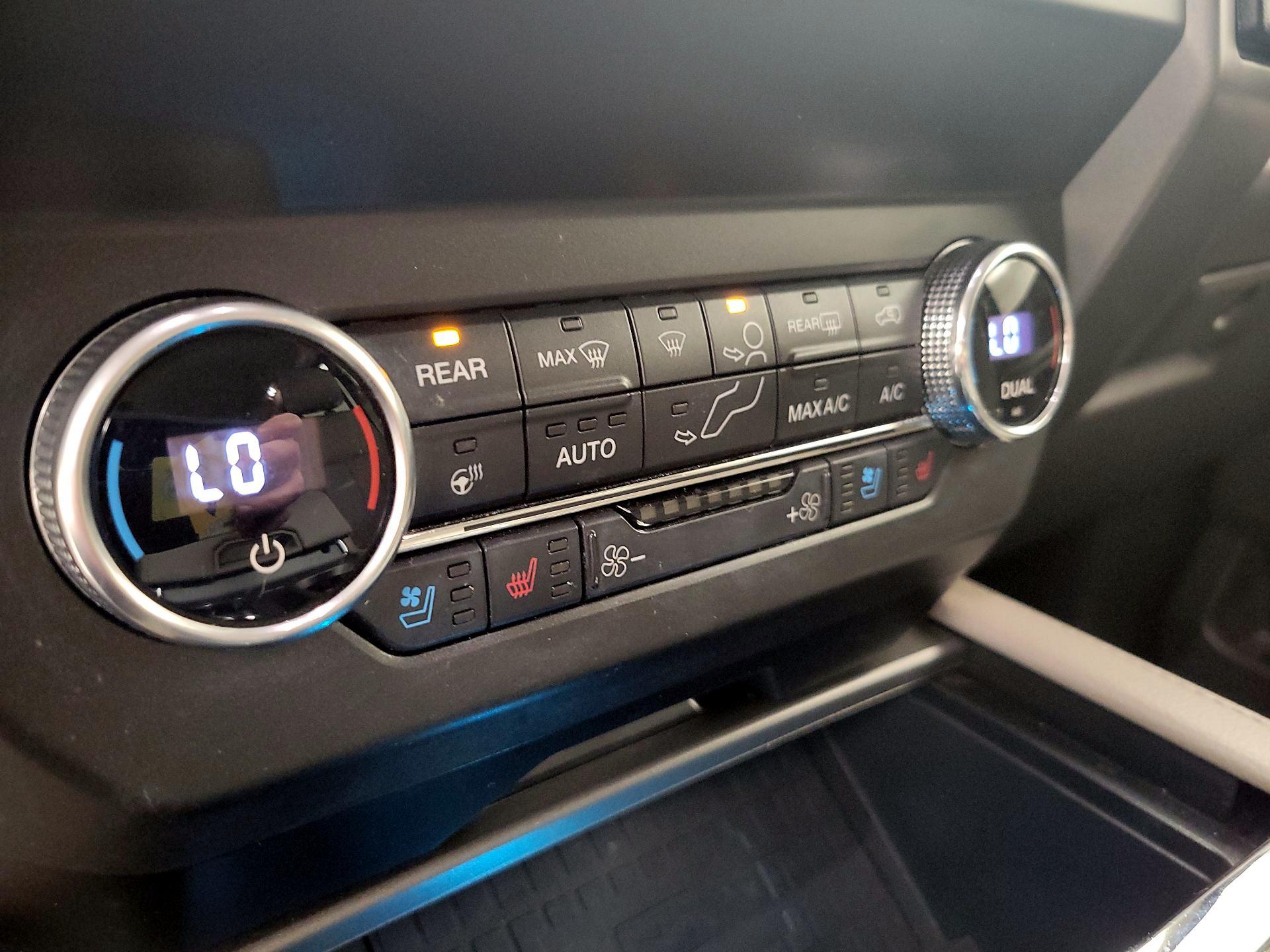 Thumbnail: 2019 Ford Expedition - 17