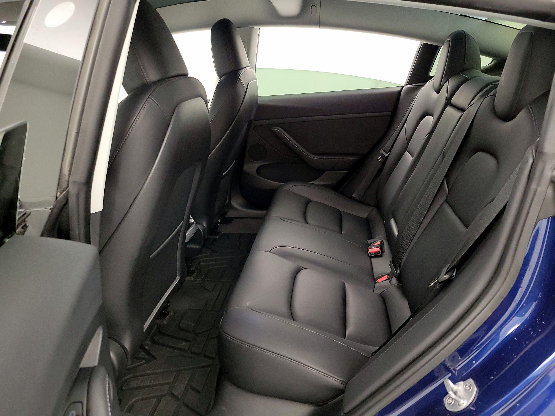 Thumbnail: 2023 Tesla Model 3 - 18