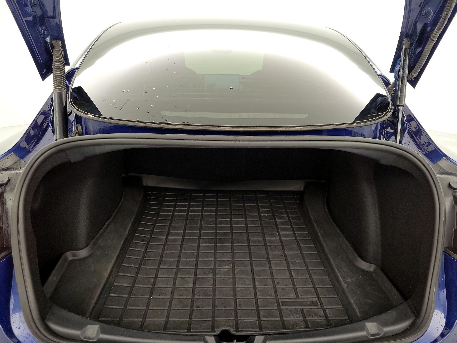 Thumbnail: 2023 Tesla Model 3 - 19