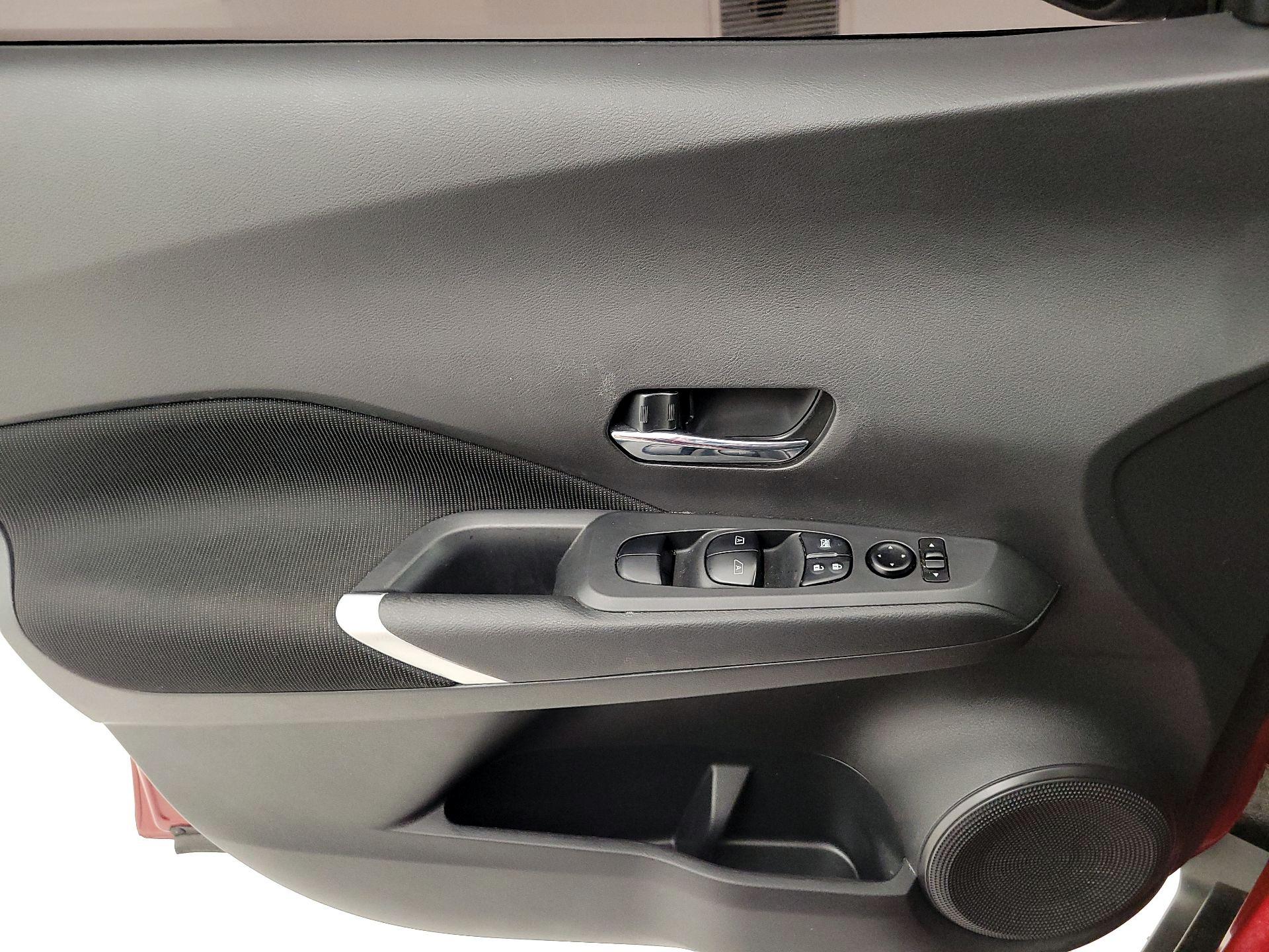 Thumbnail: 2021 Nissan Kicks - 12