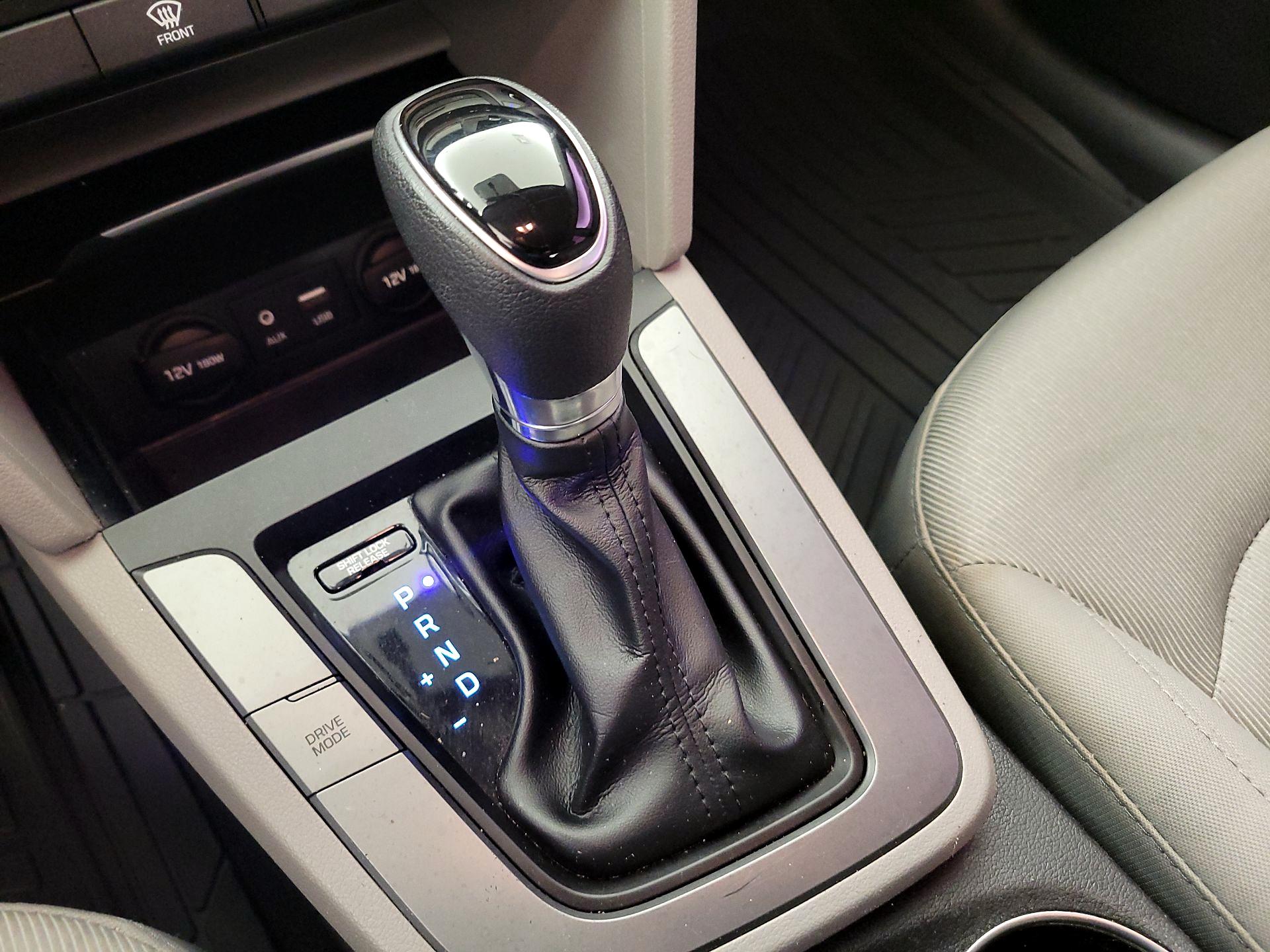 Thumbnail: 2017 Hyundai Elantra - 17