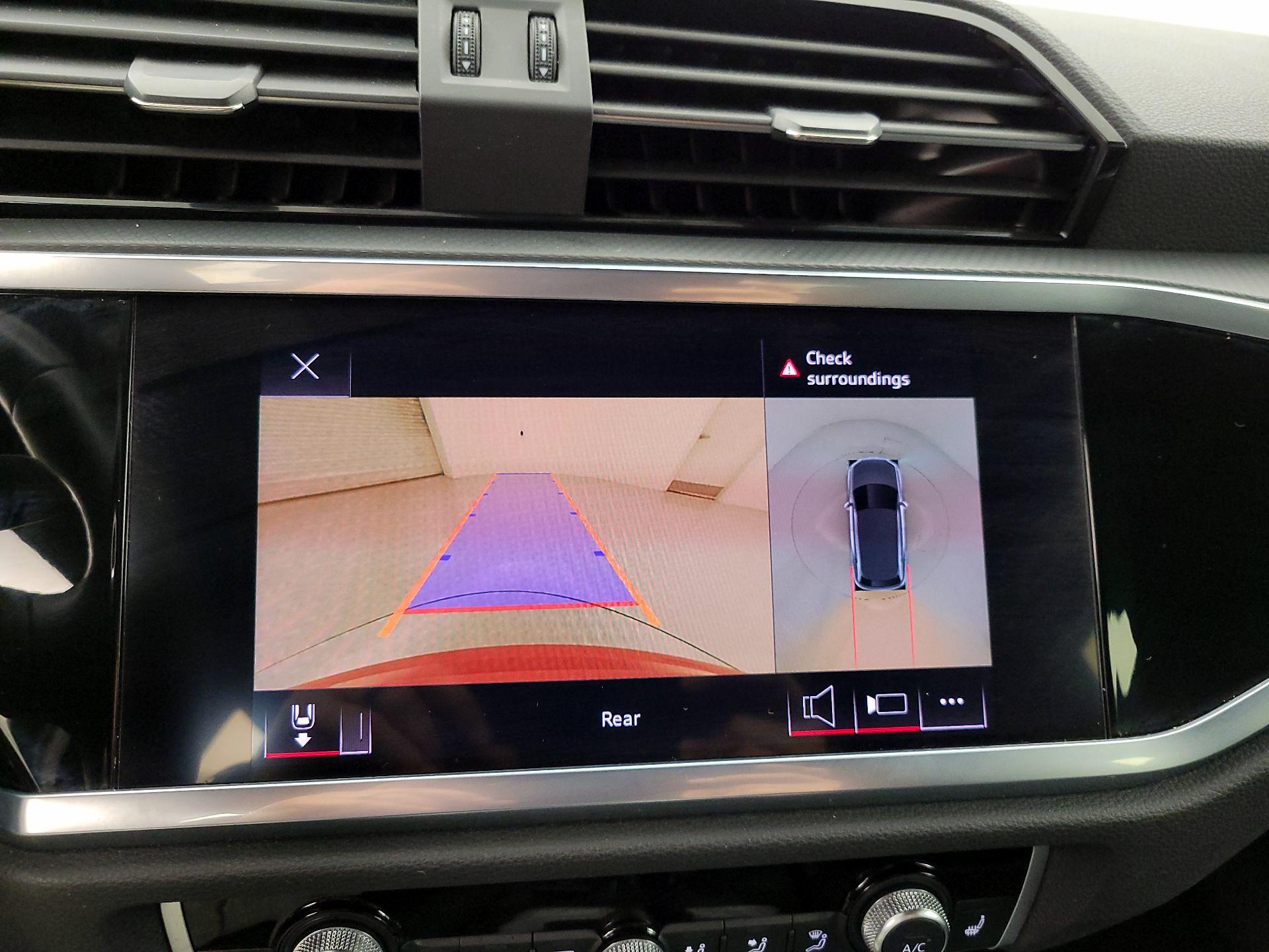 Thumbnail: 2022 Audi Q3 - 14