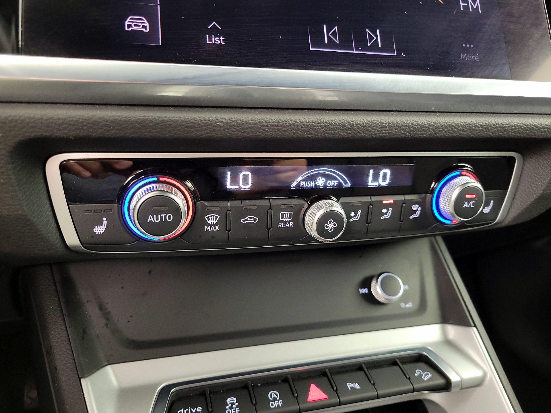 Thumbnail: 2022 Audi Q3 - 16