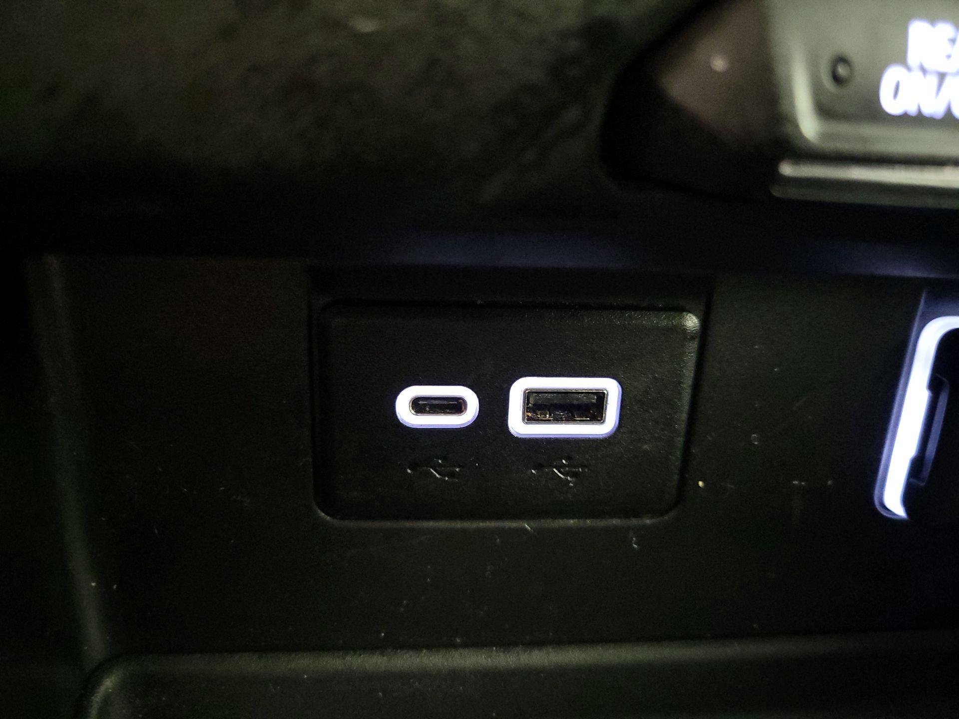 Thumbnail: 2023 Chevrolet Tahoe - 18