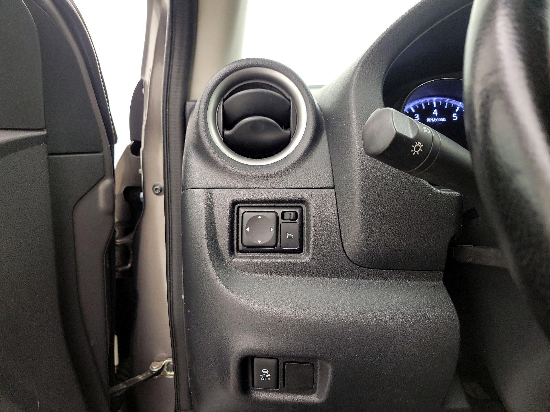 Thumbnail: 2017 Nissan Versa - 13