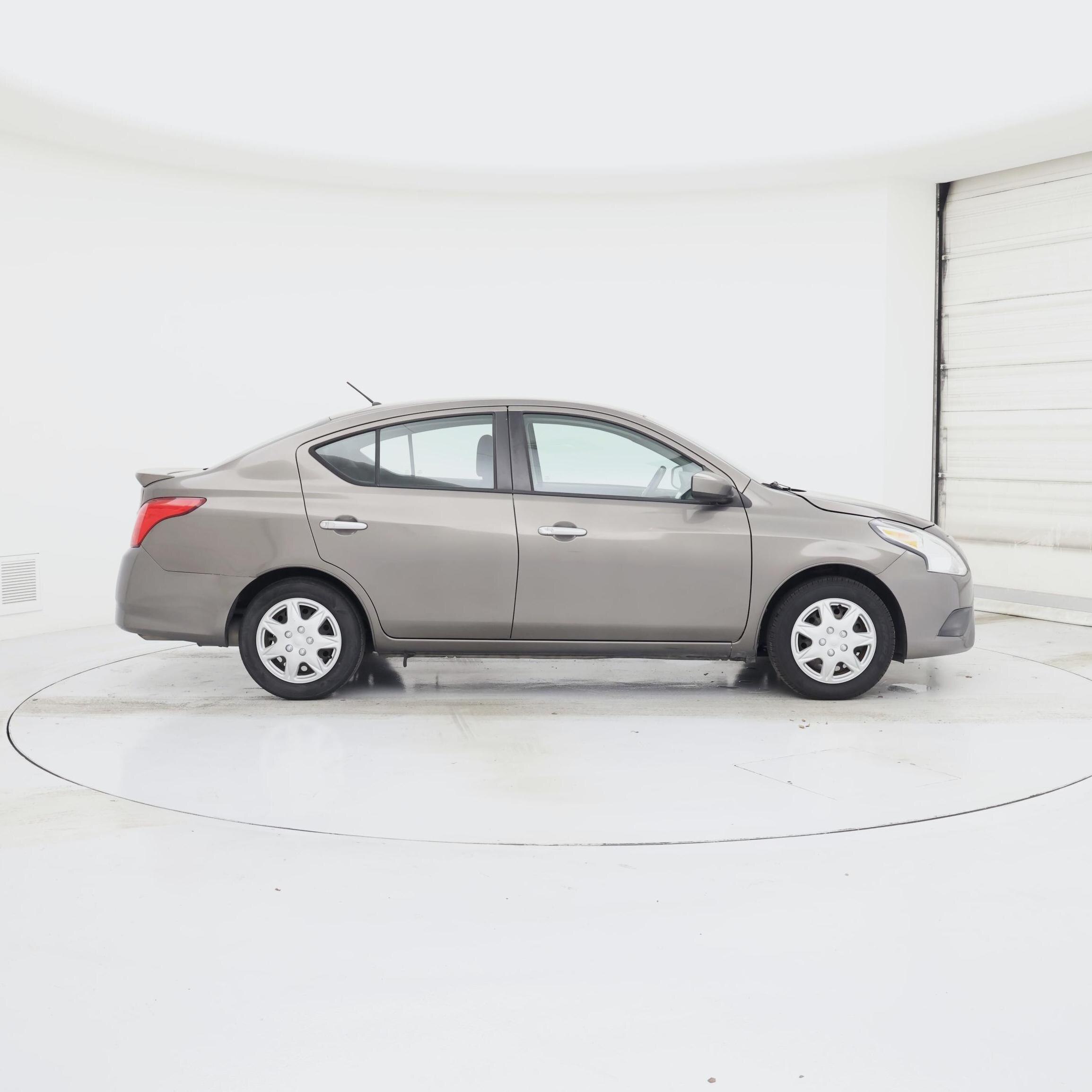 Thumbnail: 2017 Nissan Versa - 7