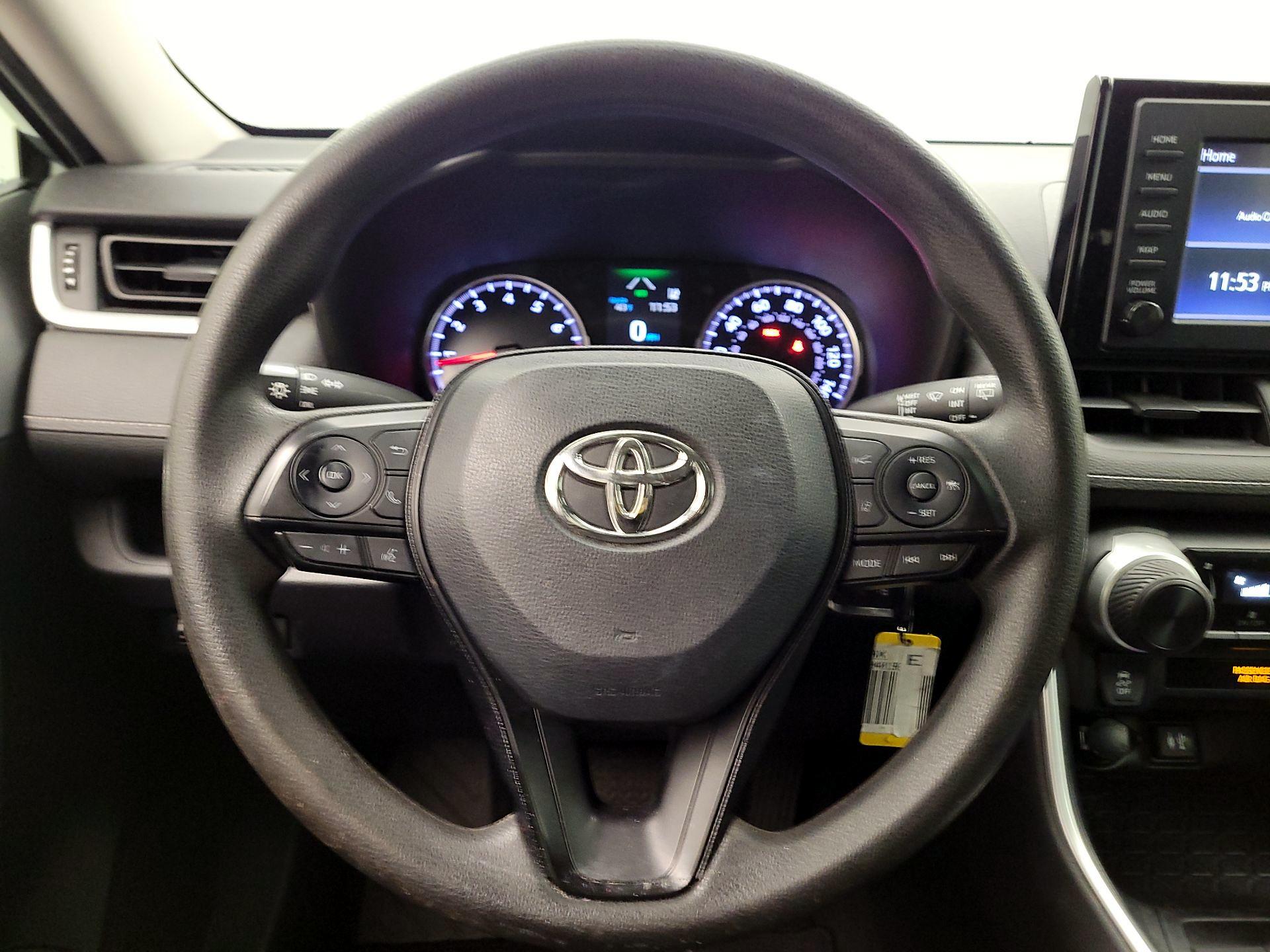 Thumbnail: 2019 Toyota RAV4 - 10