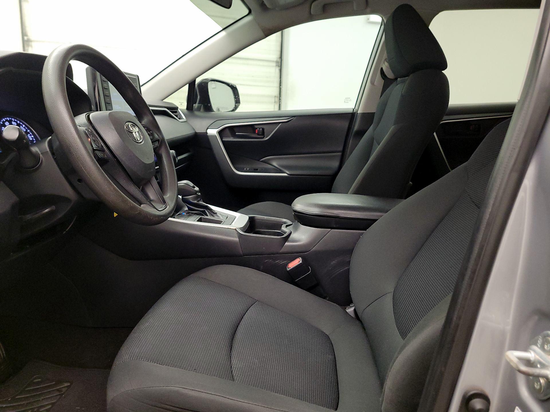 Thumbnail: 2019 Toyota RAV4 - 11