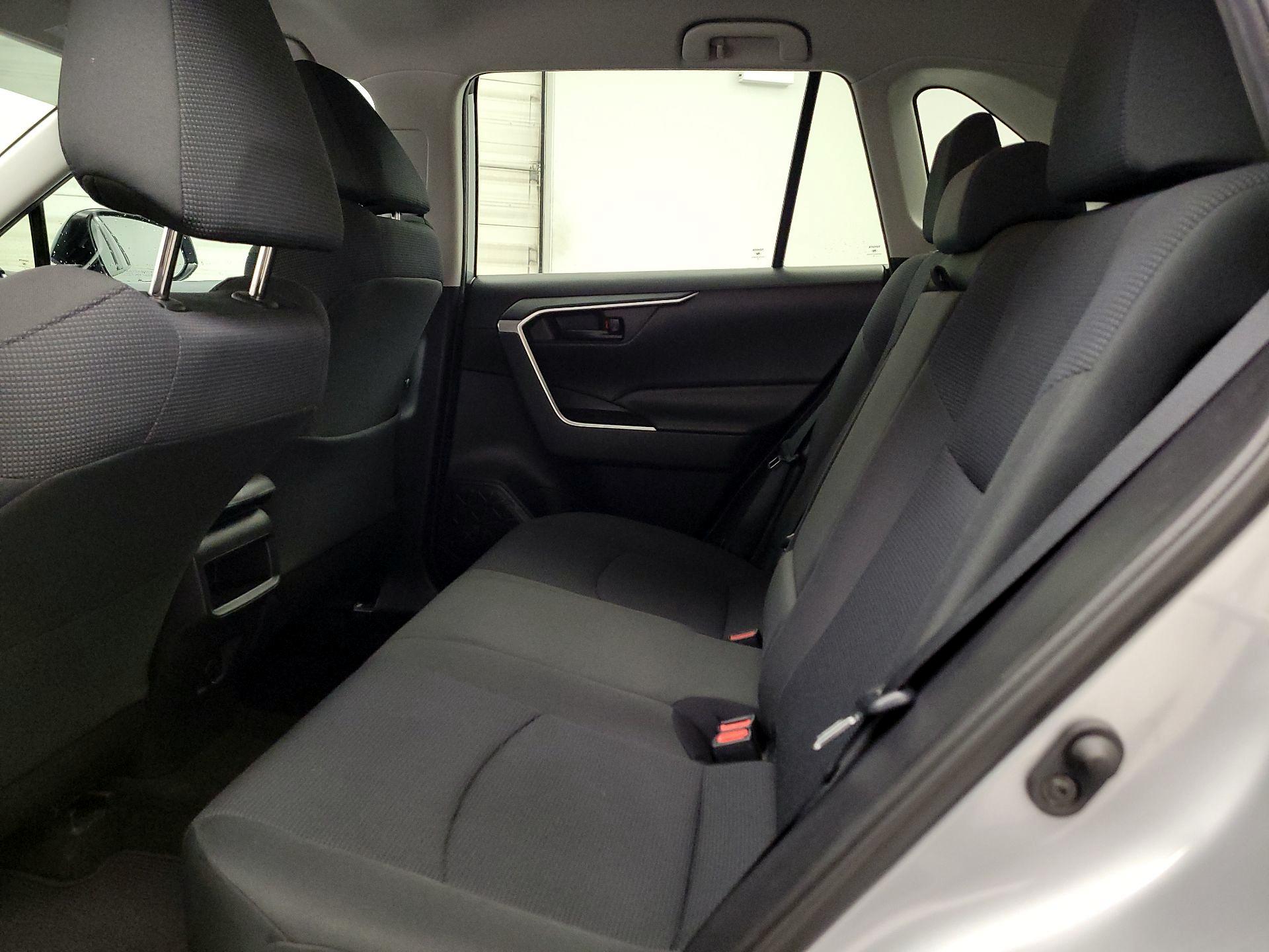 Thumbnail: 2019 Toyota RAV4 - 19