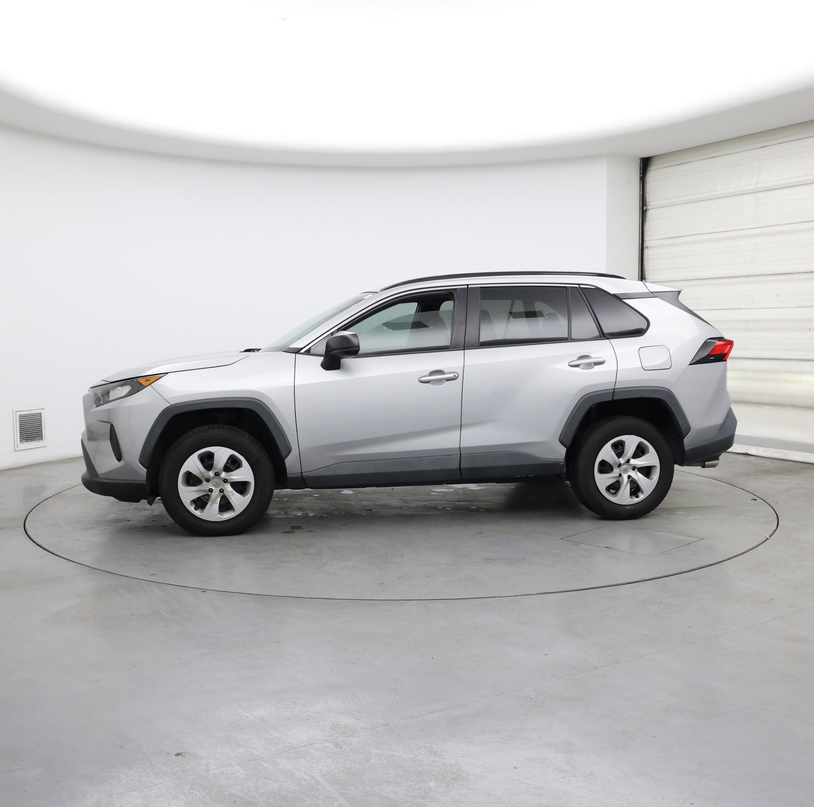 Thumbnail: 2019 Toyota RAV4 - 3