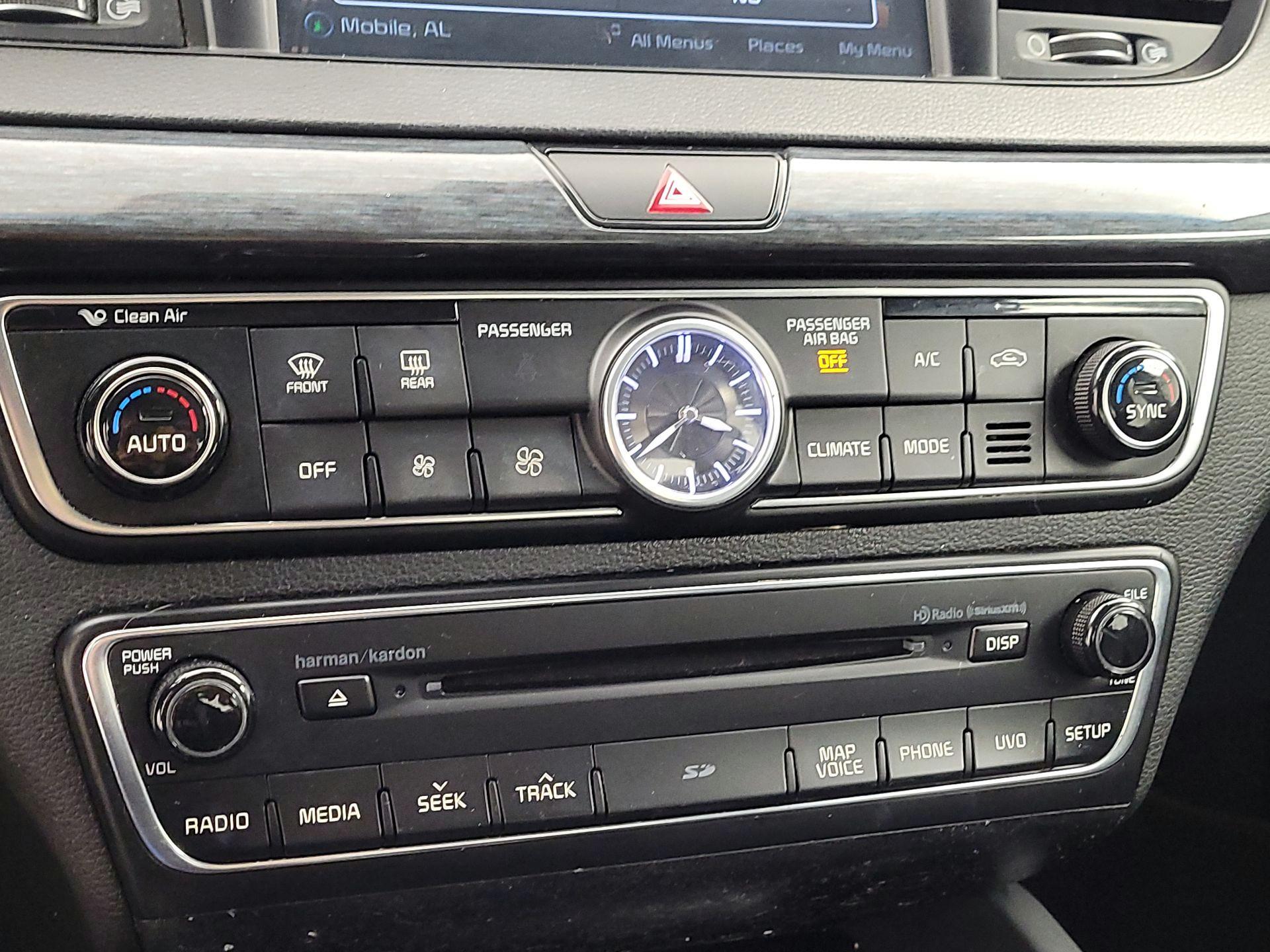 Thumbnail: 2017 Kia Cadenza - 16