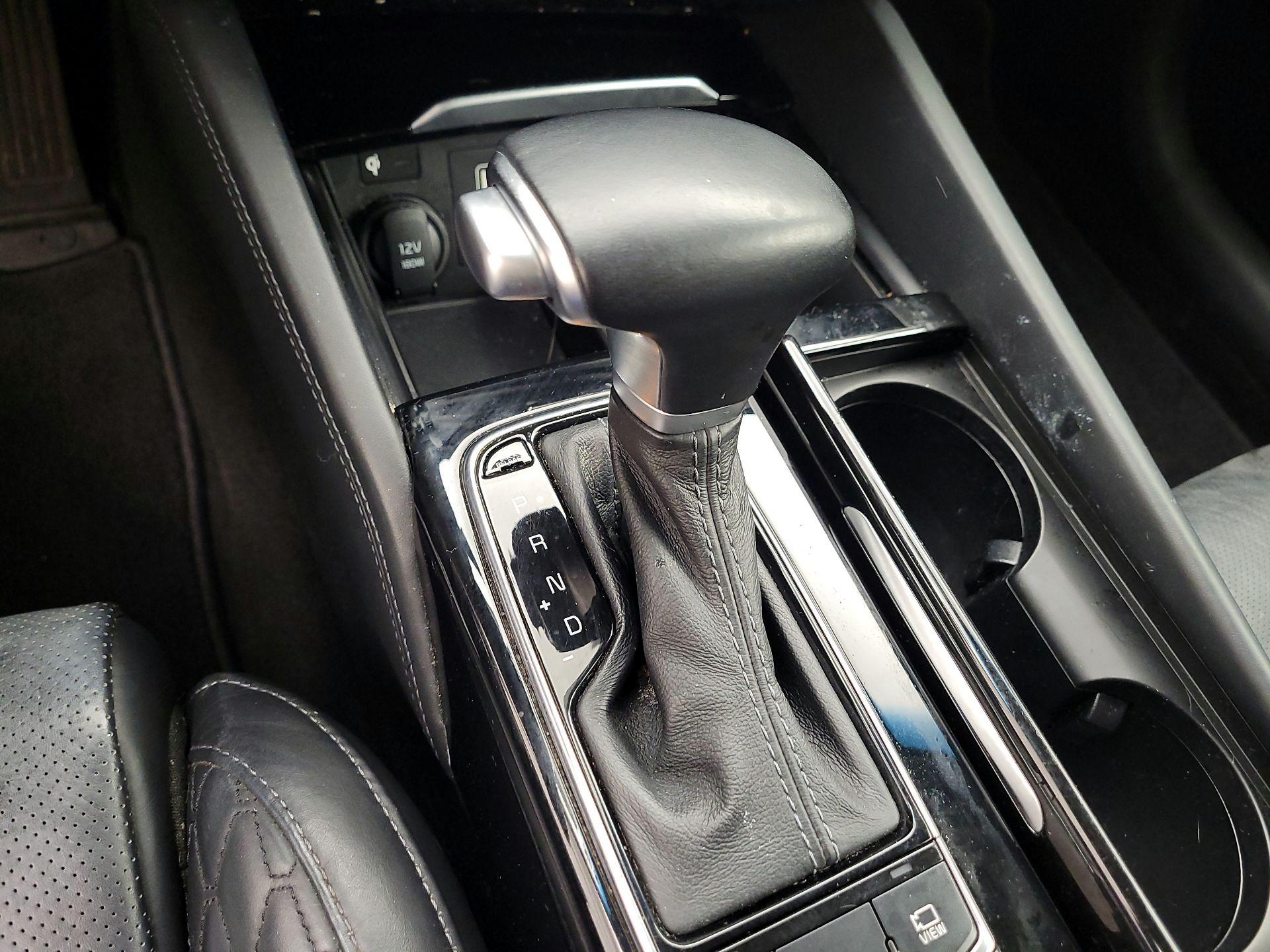 Thumbnail: 2017 Kia Cadenza - 17