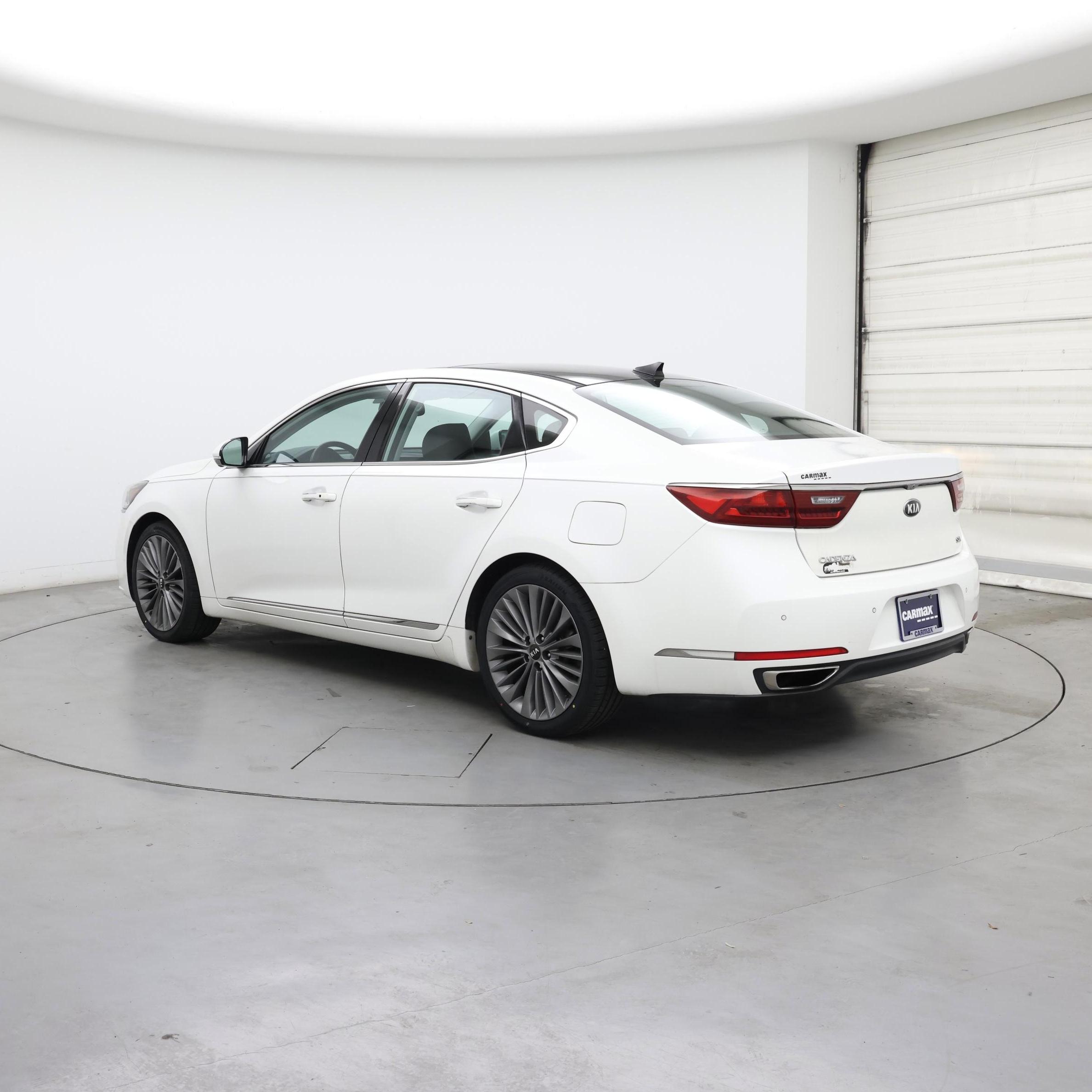 Thumbnail: 2017 Kia Cadenza - 2