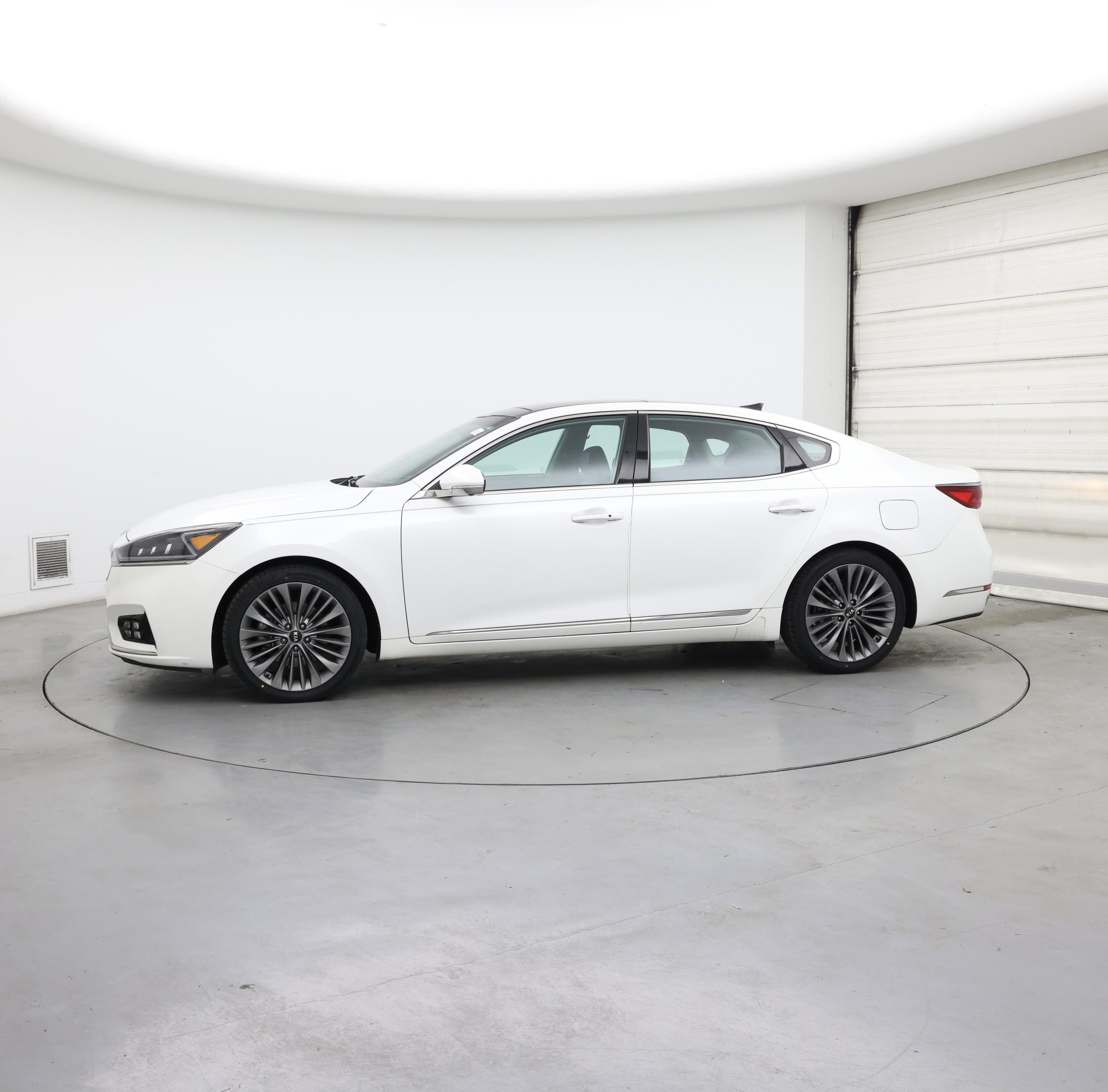 Thumbnail: 2017 Kia Cadenza - 3