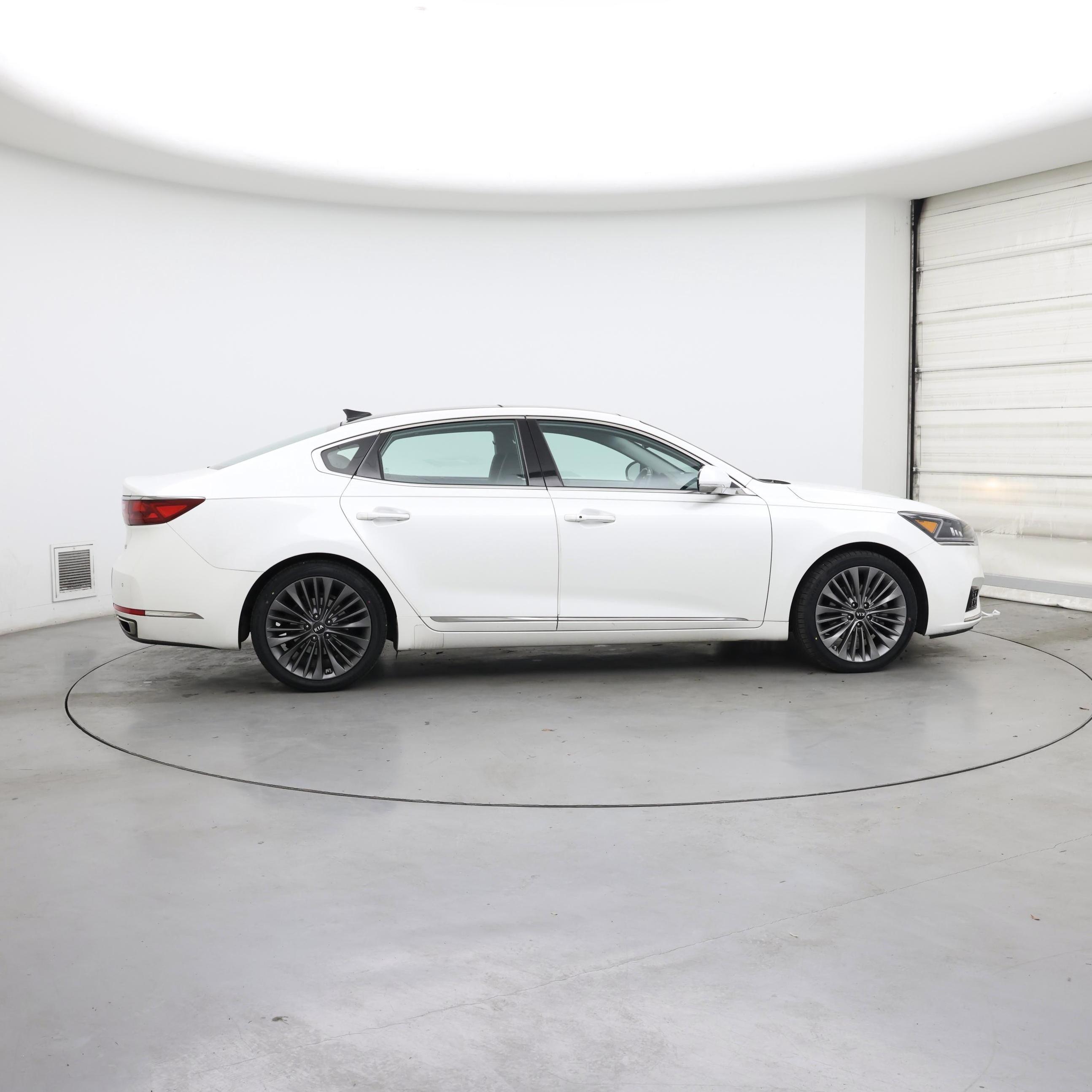 Thumbnail: 2017 Kia Cadenza - 7