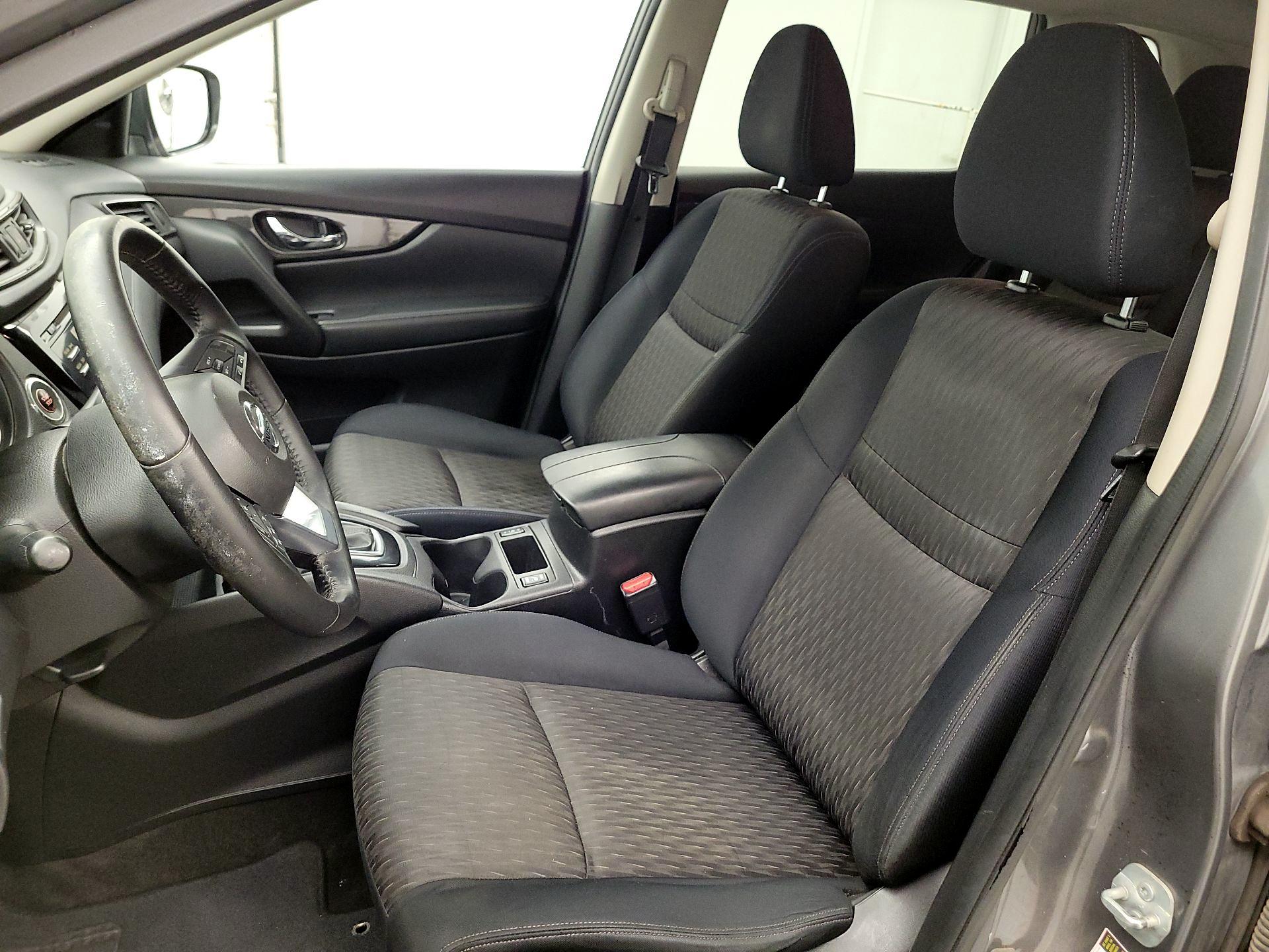 Thumbnail: 2017 Nissan Rogue - 11