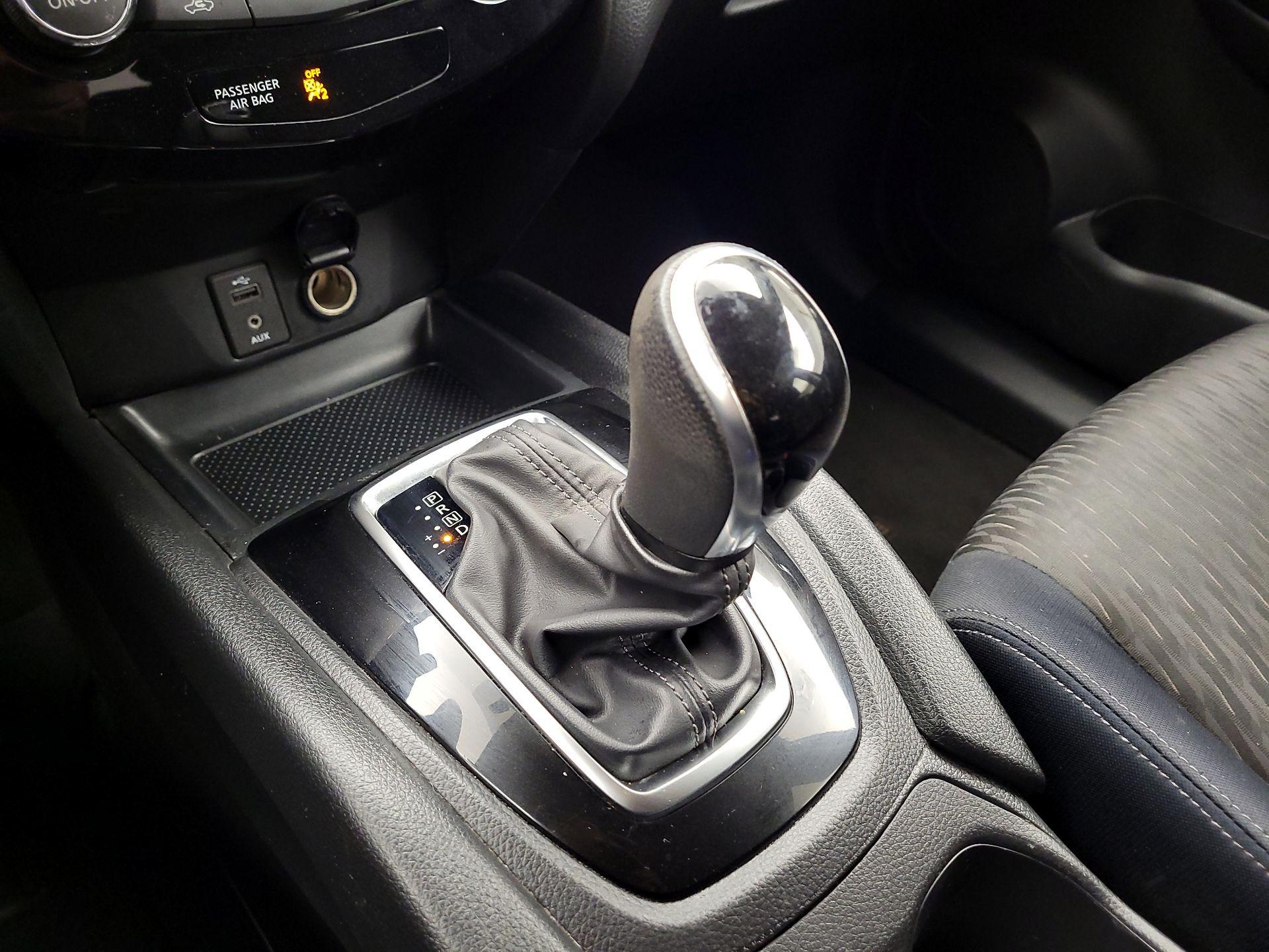 Thumbnail: 2017 Nissan Rogue - 17