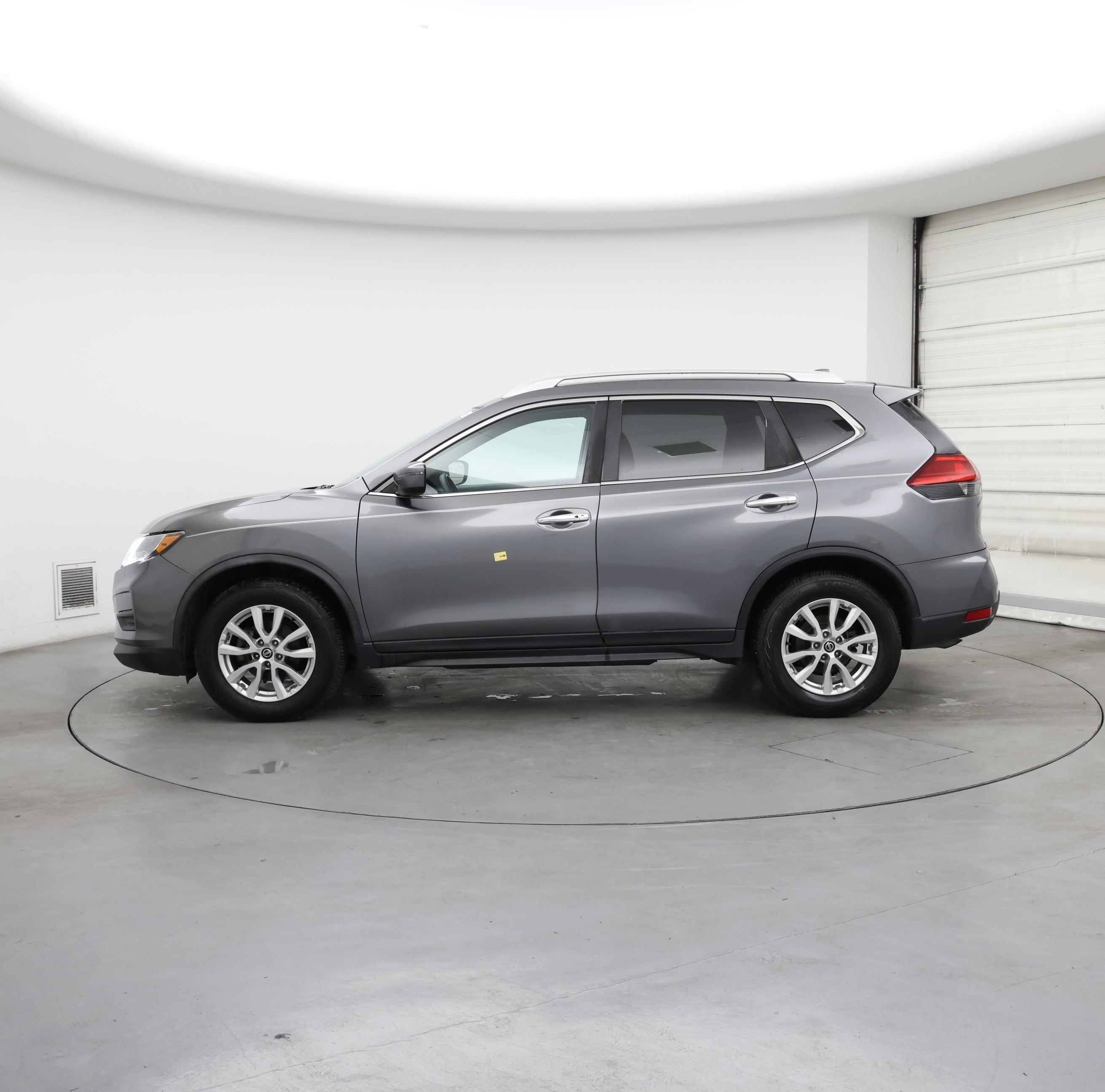 Thumbnail: 2017 Nissan Rogue - 3