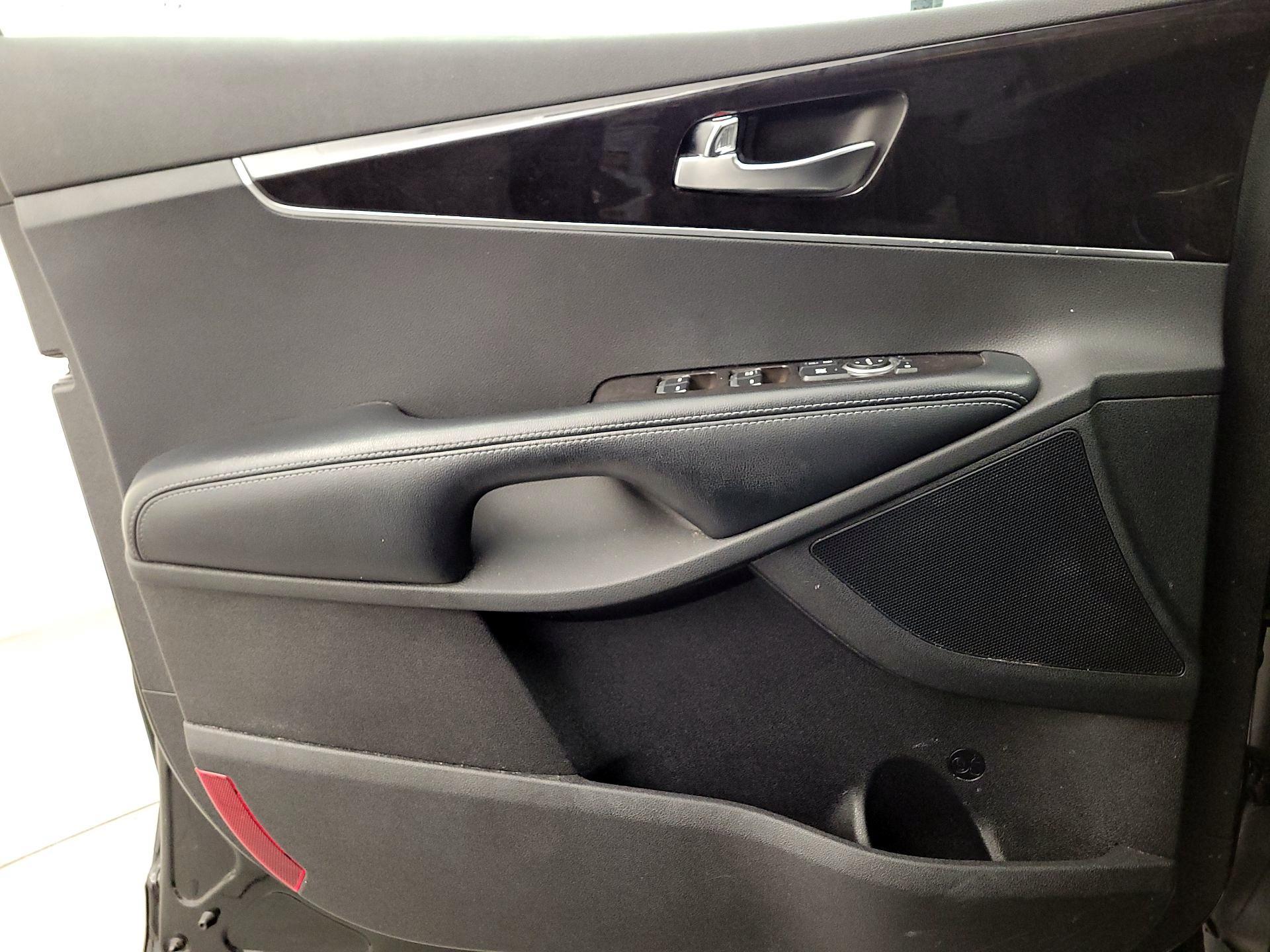 Thumbnail: 2018 Kia Sorento - 12