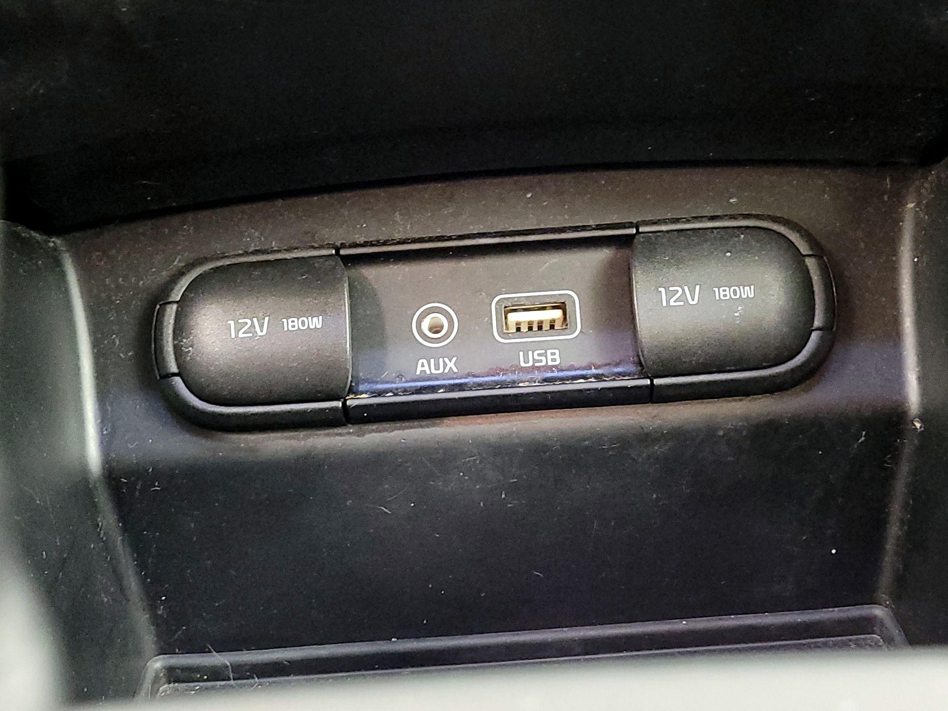 Thumbnail: 2018 Kia Sorento - 18