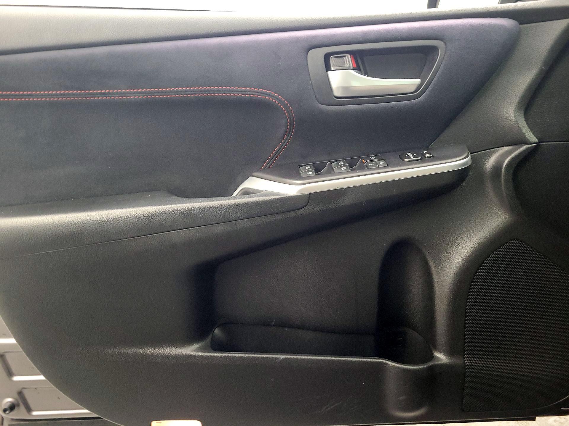 Thumbnail: 2015 Toyota Camry - 12