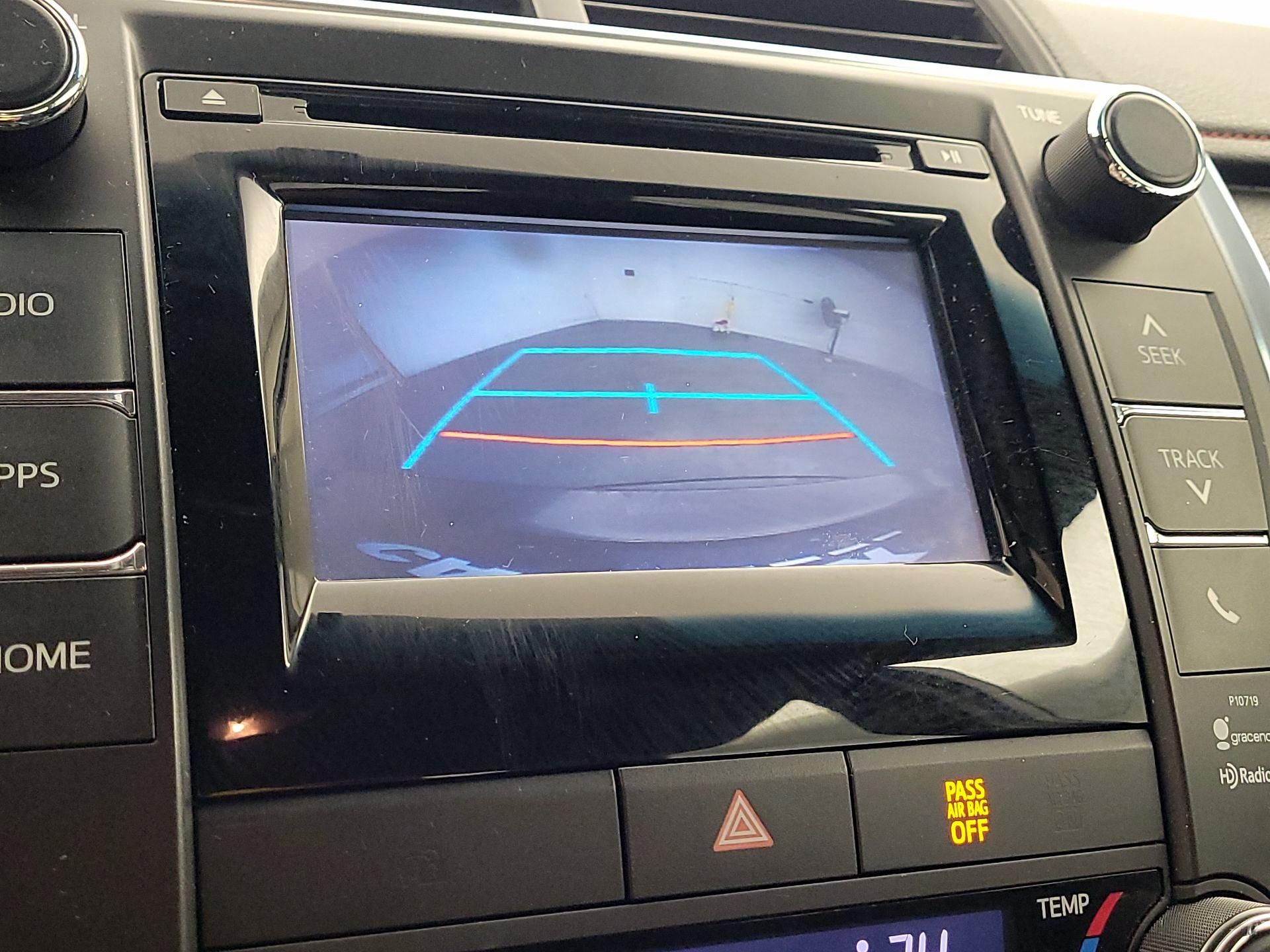 Thumbnail: 2015 Toyota Camry - 14