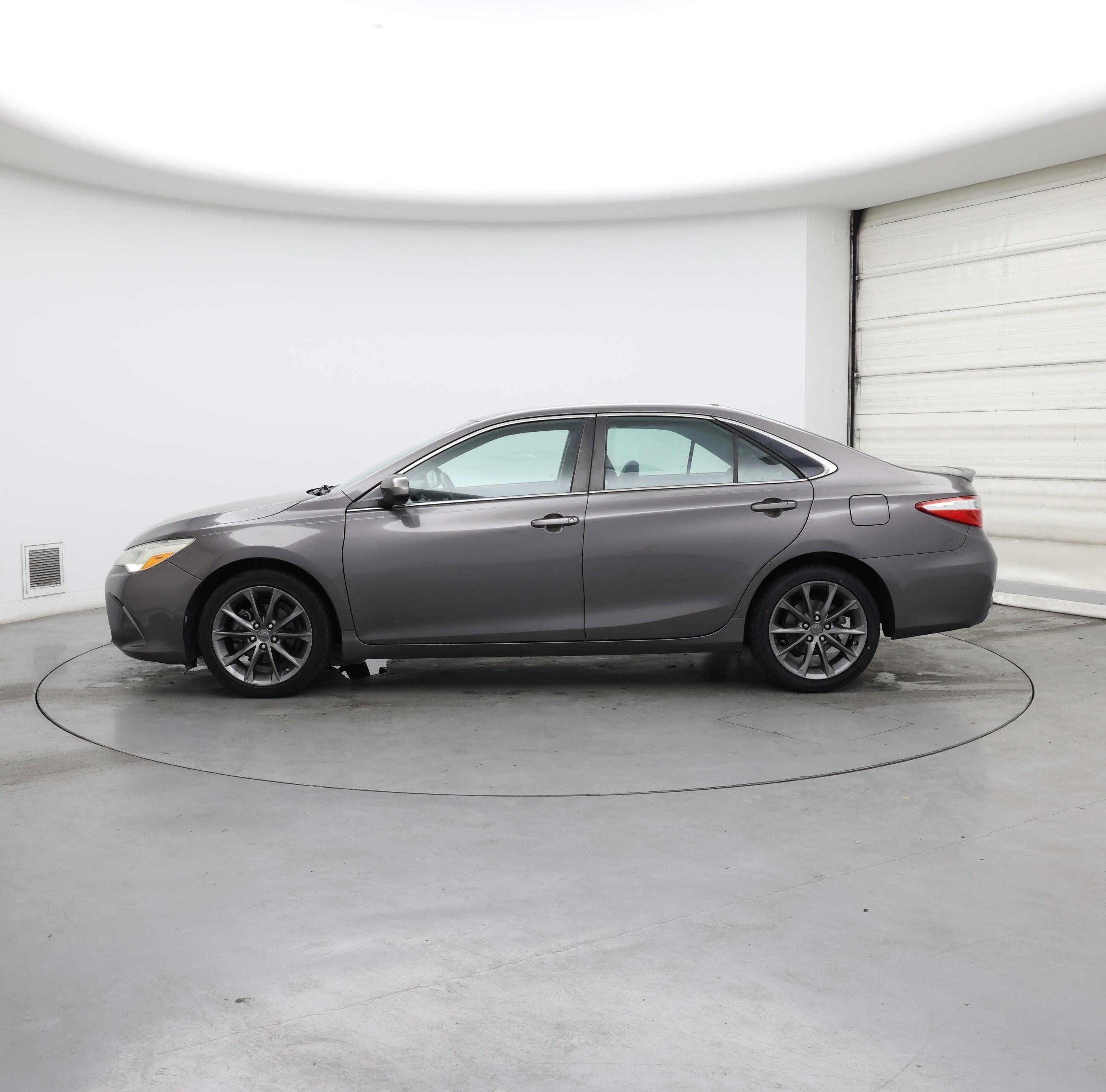 Thumbnail: 2015 Toyota Camry - 3