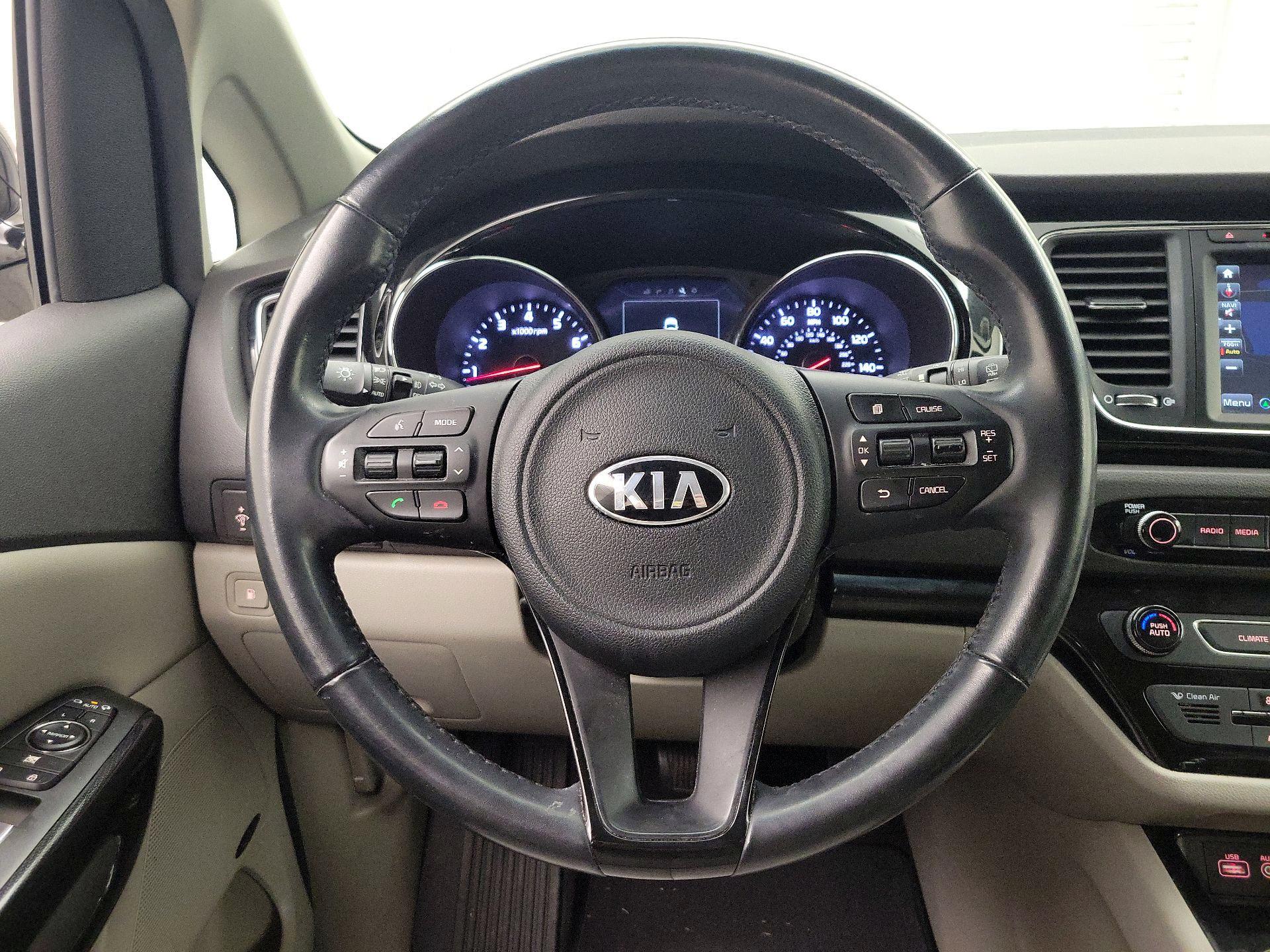 Thumbnail: 2017 Kia Sedona - 10