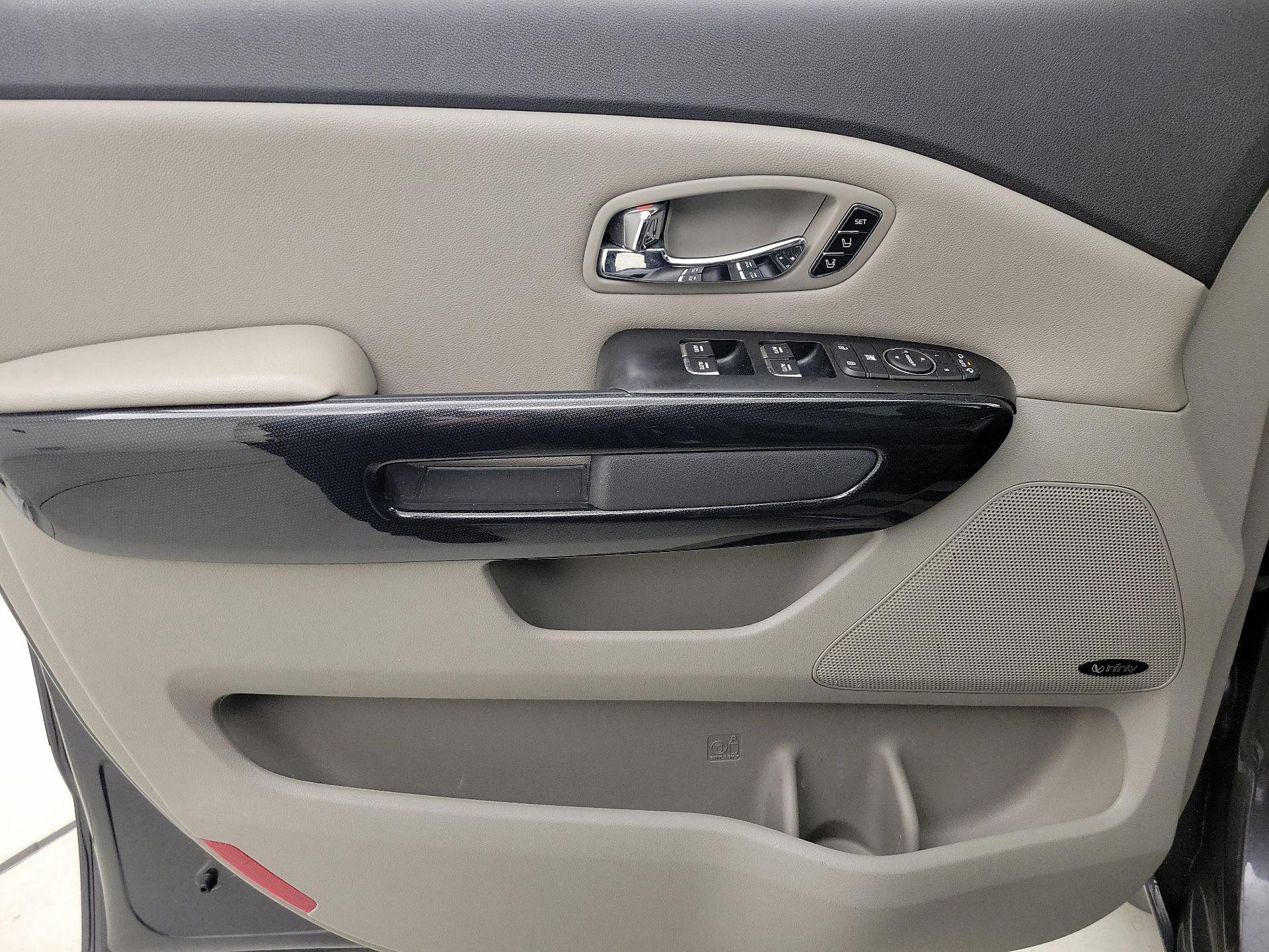 Thumbnail: 2017 Kia Sedona - 12